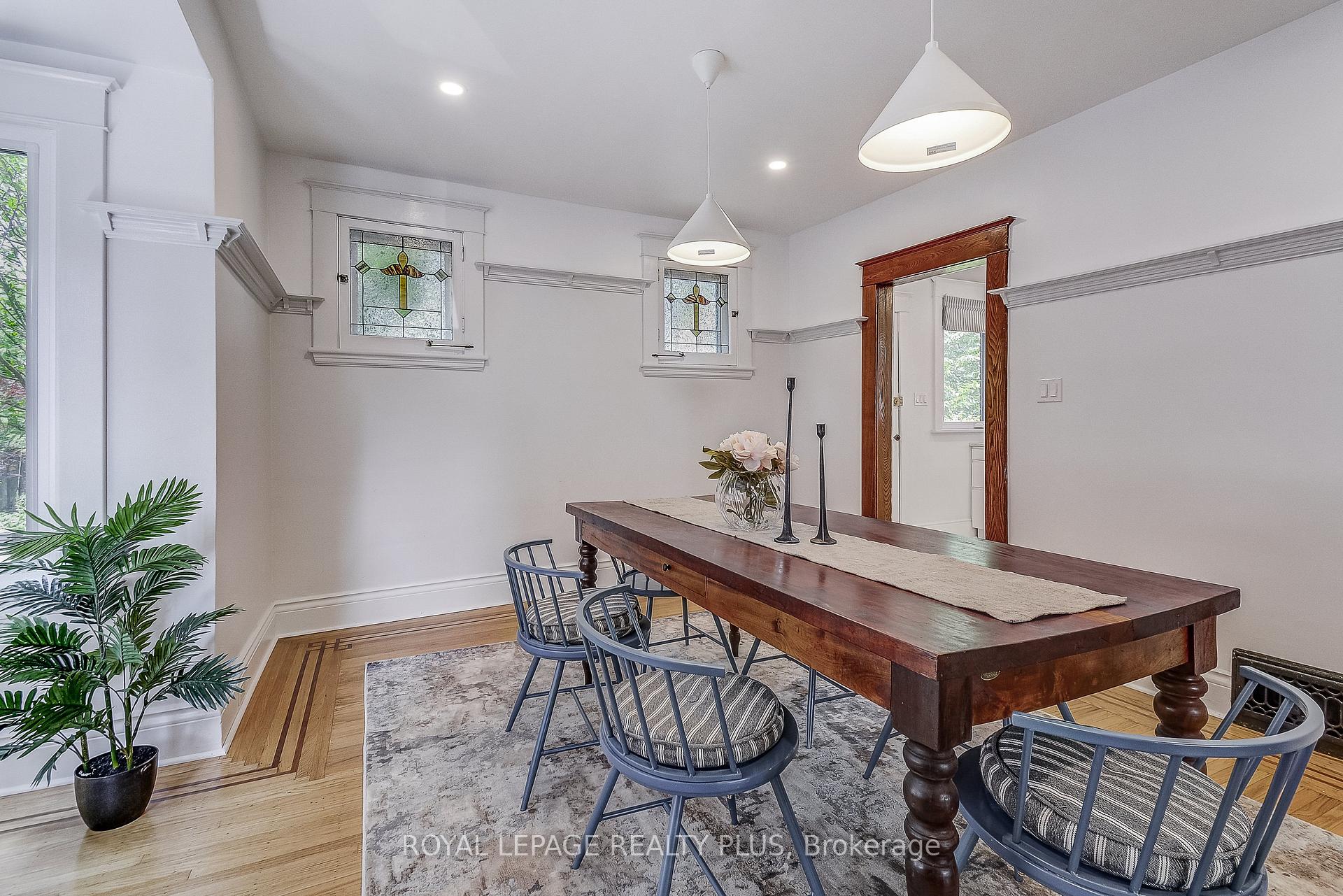 Photo 10 of 192 Kensington Avenue S, Hamilton, Delta — HOMEH