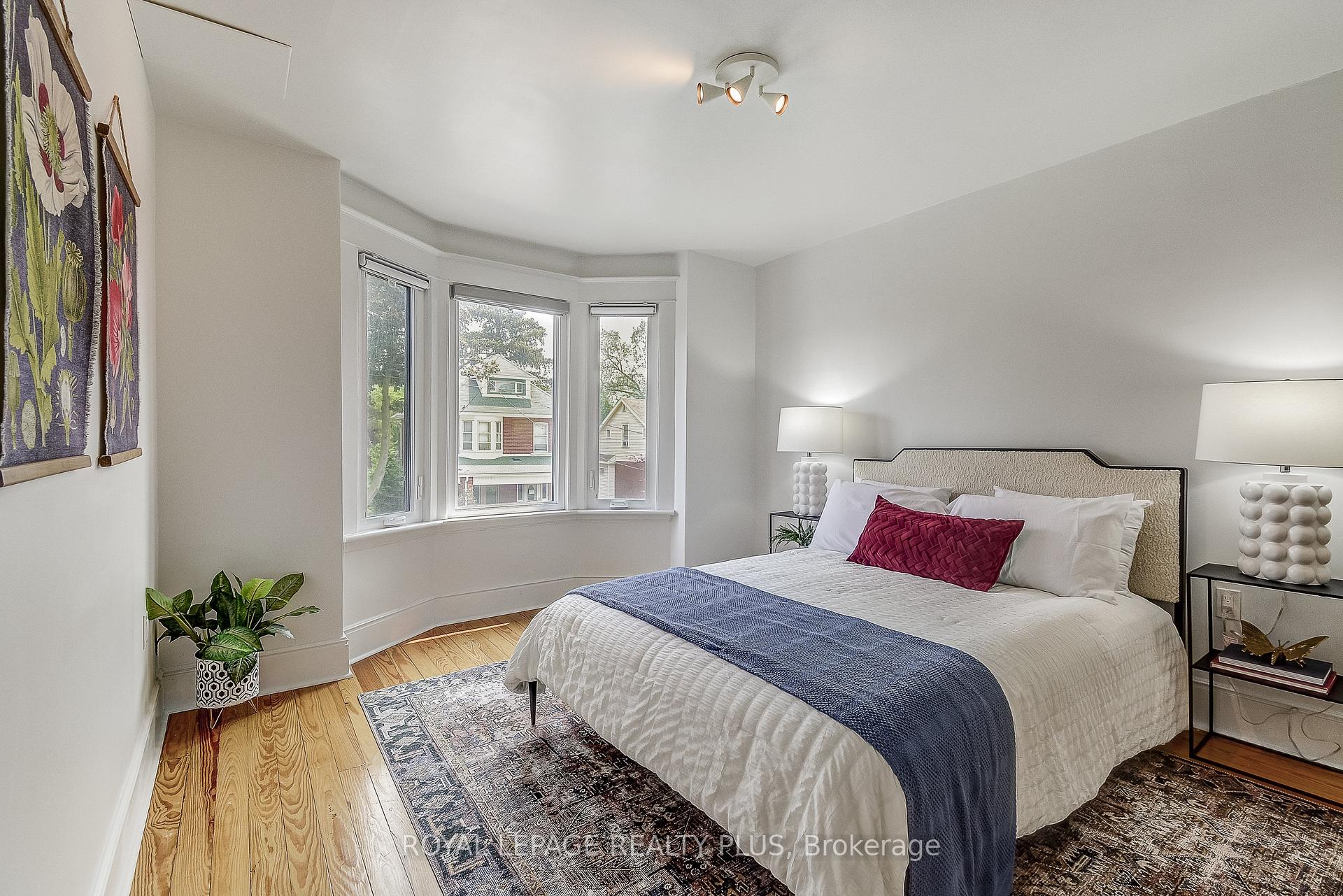 Photo 19 of 192 Kensington Avenue S, Hamilton, Delta — HOMEH
