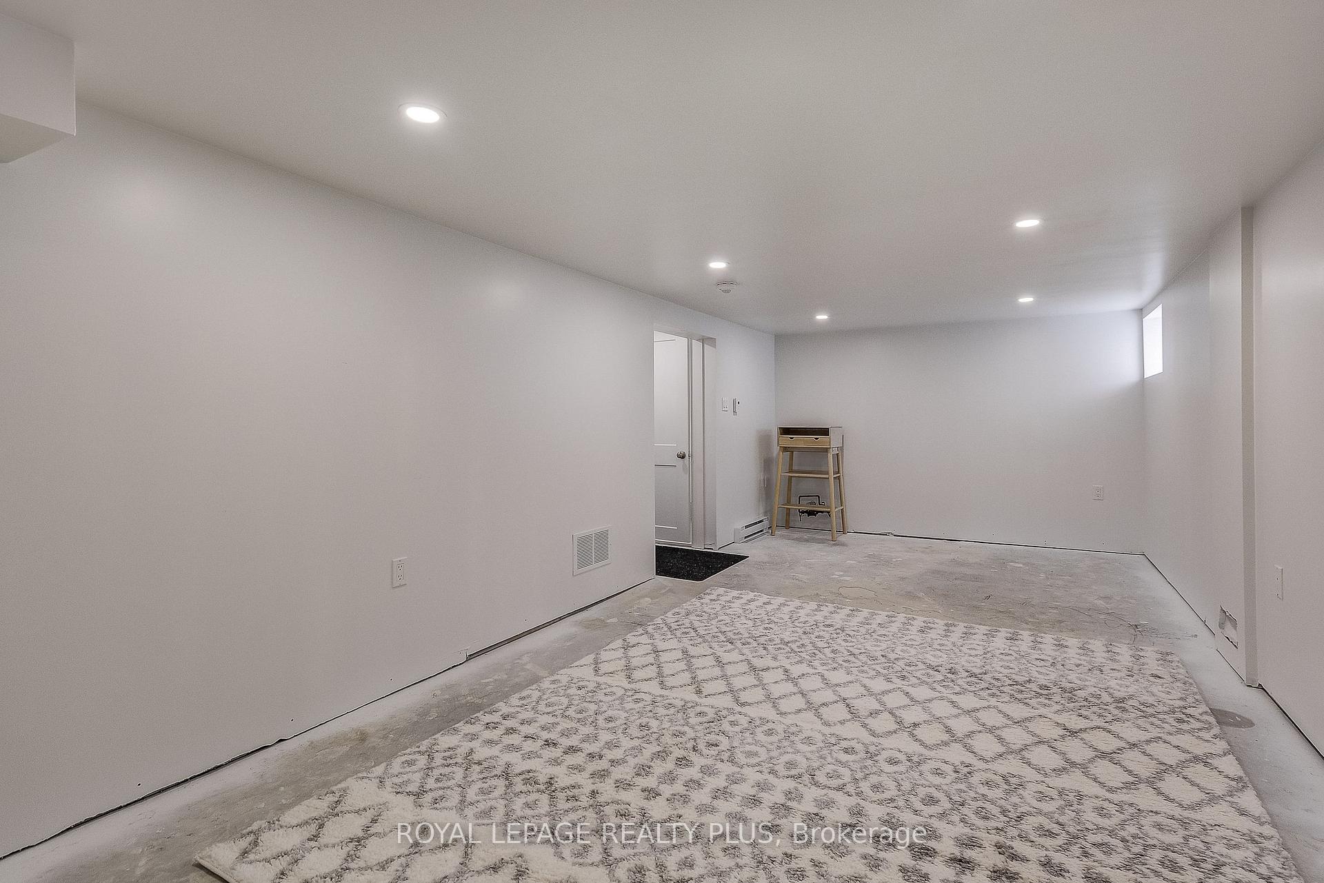 Photo 30 of 192 Kensington Avenue S, Hamilton, Delta — HOMEH