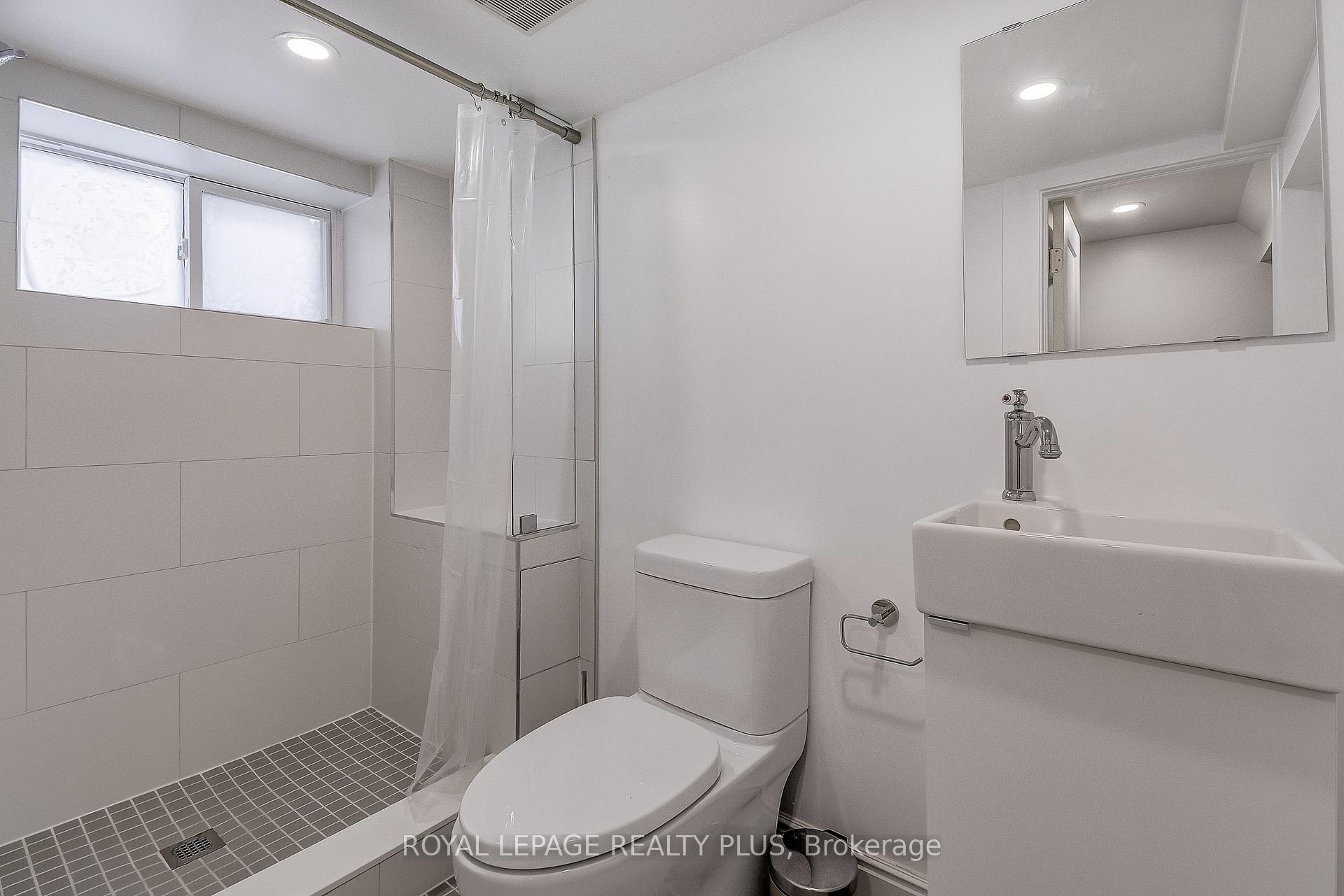 Photo 31 of 192 Kensington Avenue S, Hamilton, Delta — HOMEH