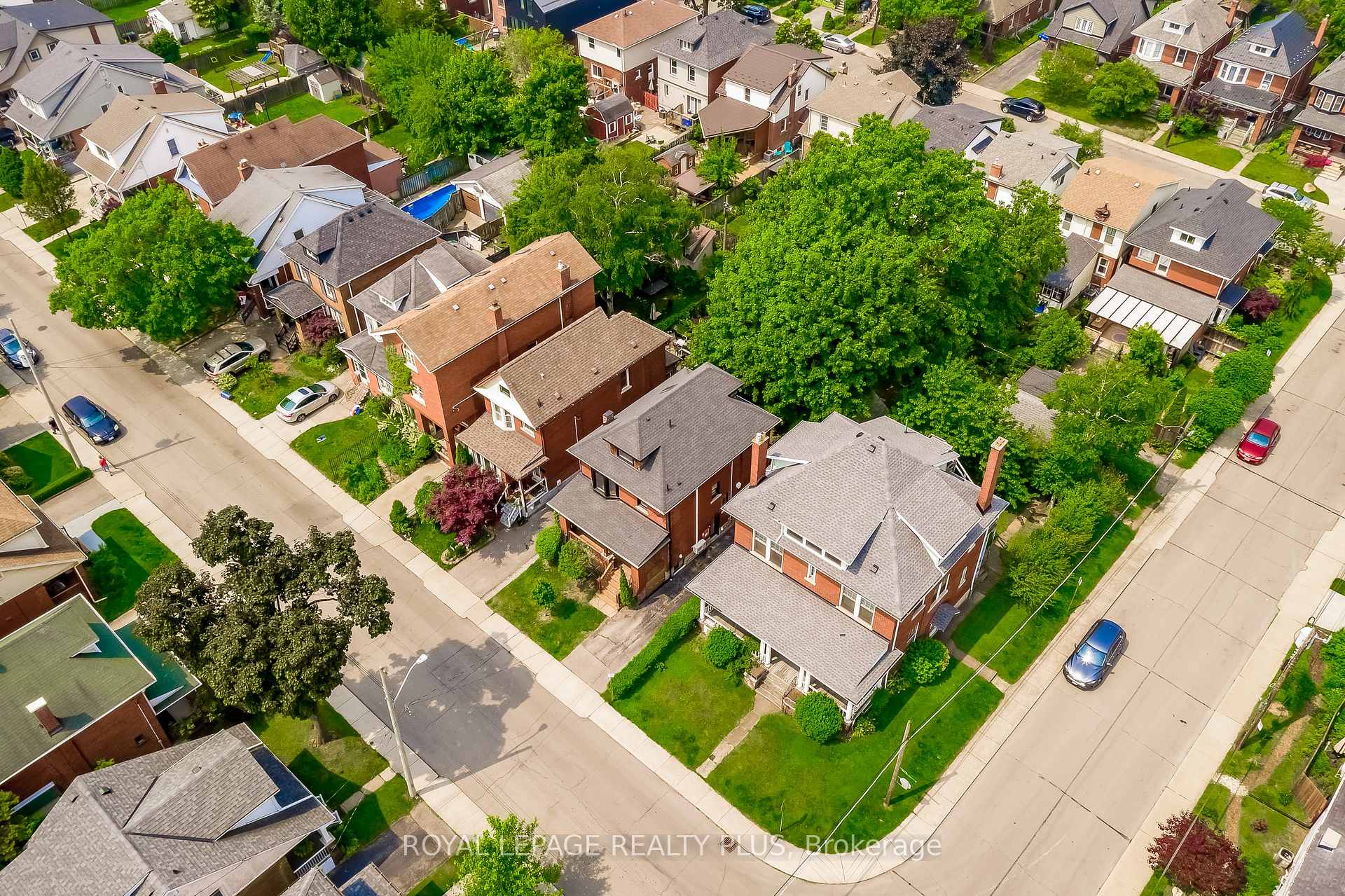 Photo 36 of 192 Kensington Avenue S, Hamilton, Delta — HOMEH