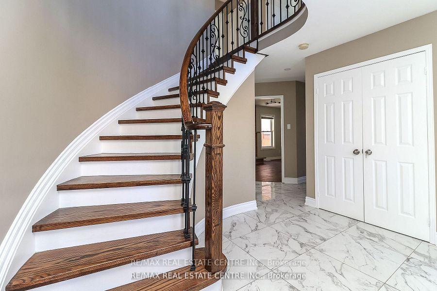 Photo 4 of 25 Meadowlark Road, Barrie, Cundles East — HOMEH