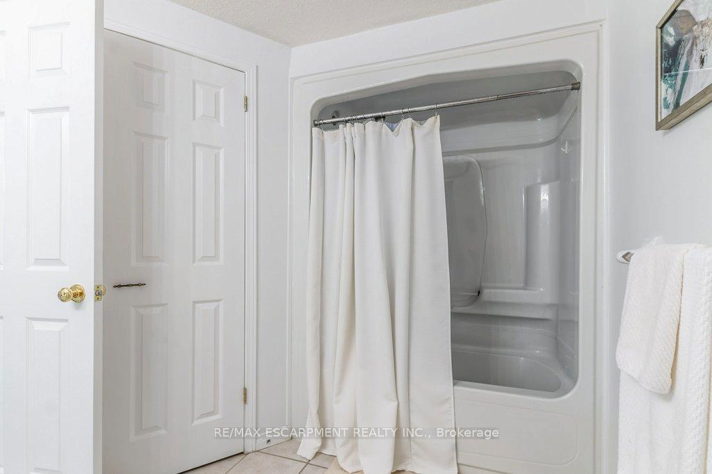 Photo 23 of 15 Trailbrook Lane, Guelph, Grange Road — HOMEH