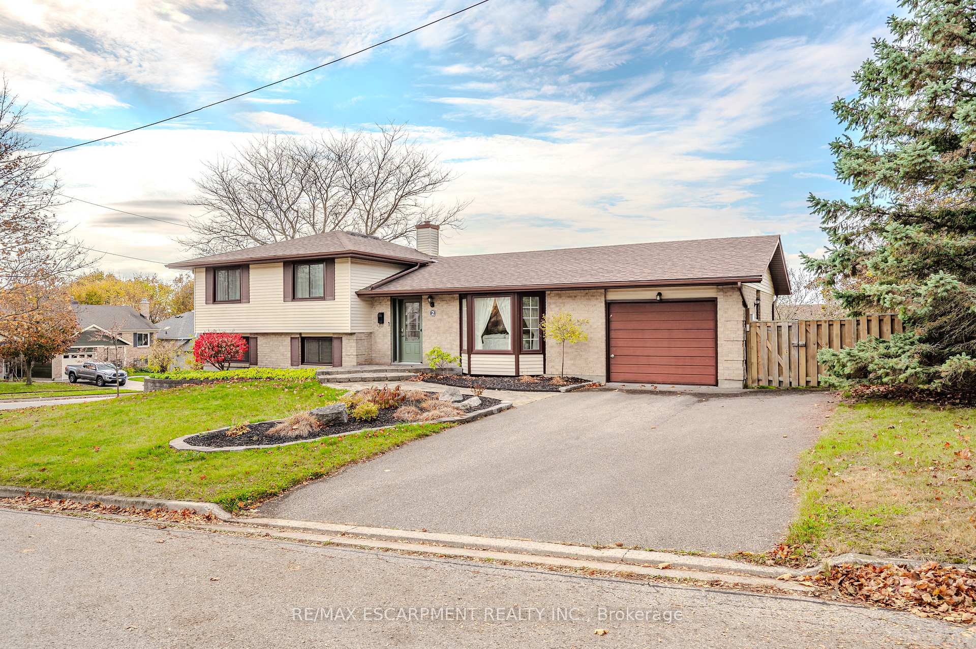 Photo 1 of 2 Jodi Place, Guelph, Willow West/Sugarbush/West Acres — HOMEH