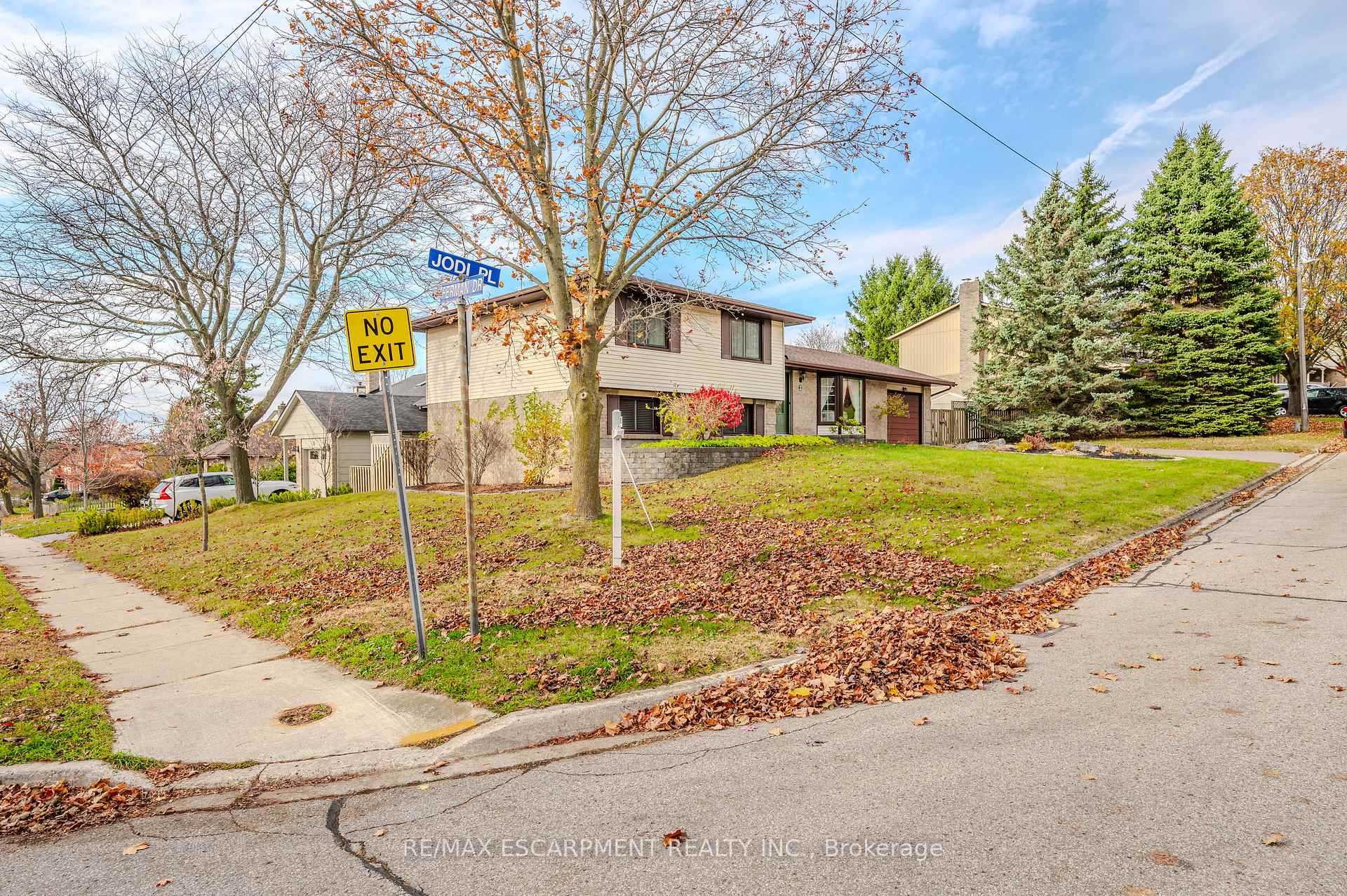 Photo 2 of 2 Jodi Place, Guelph, Willow West/Sugarbush/West Acres — HOMEH
