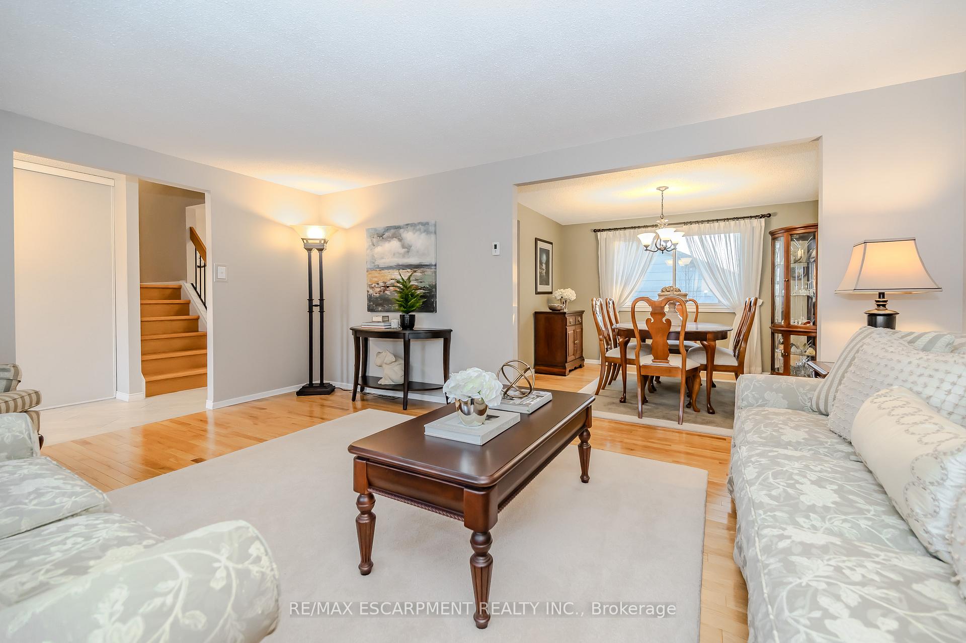 Photo 4 of 2 Jodi Place, Guelph, Willow West/Sugarbush/West Acres — HOMEH
