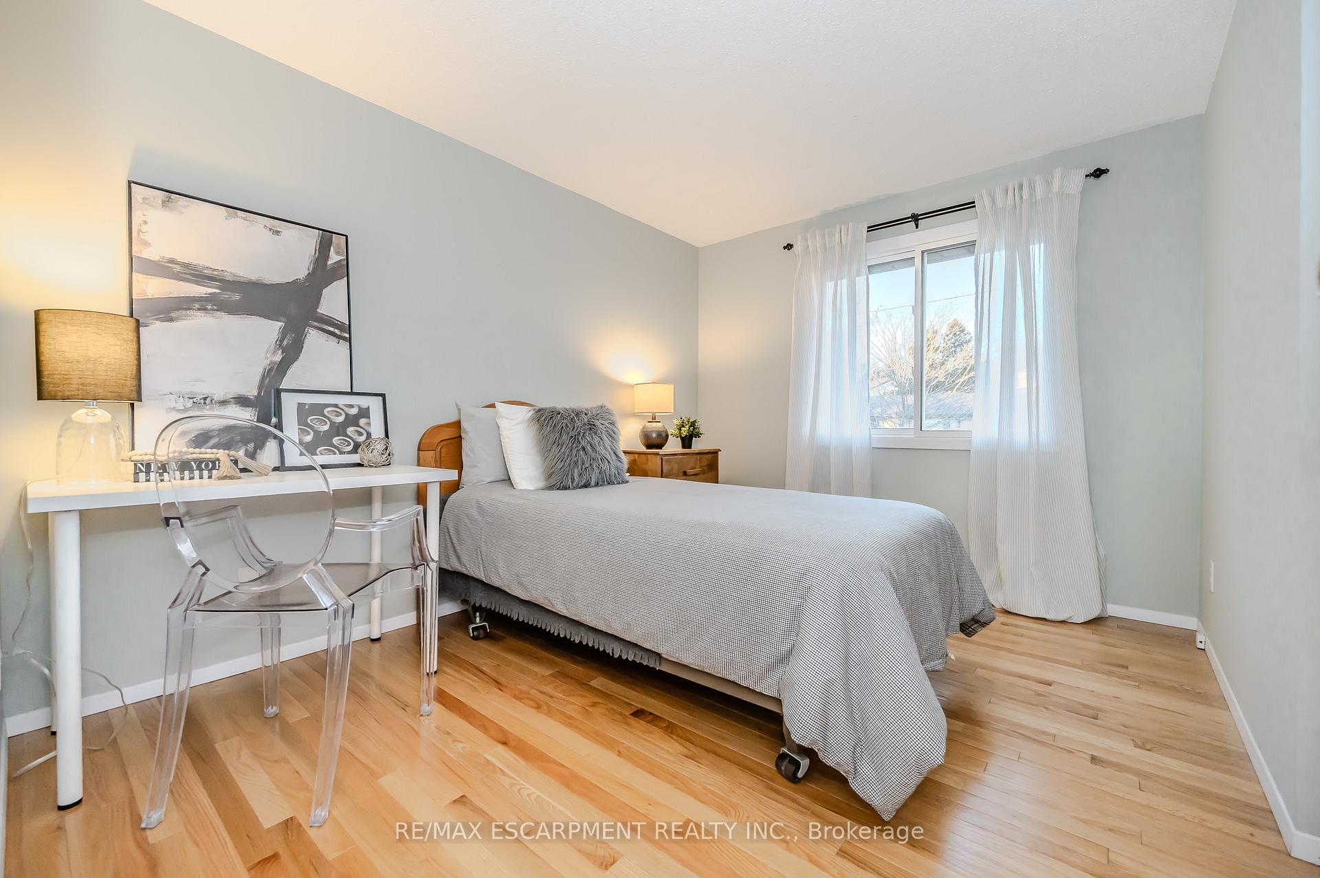 Photo 11 of 2 Jodi Place, Guelph, Willow West/Sugarbush/West Acres — HOMEH