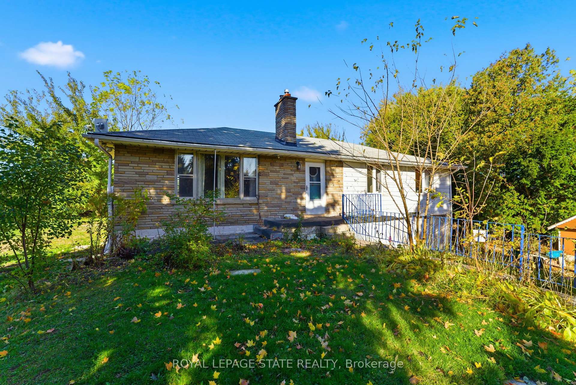 Photo 3 of 2088 Upper James Street, Hamilton, Mount Hope — HOMEH