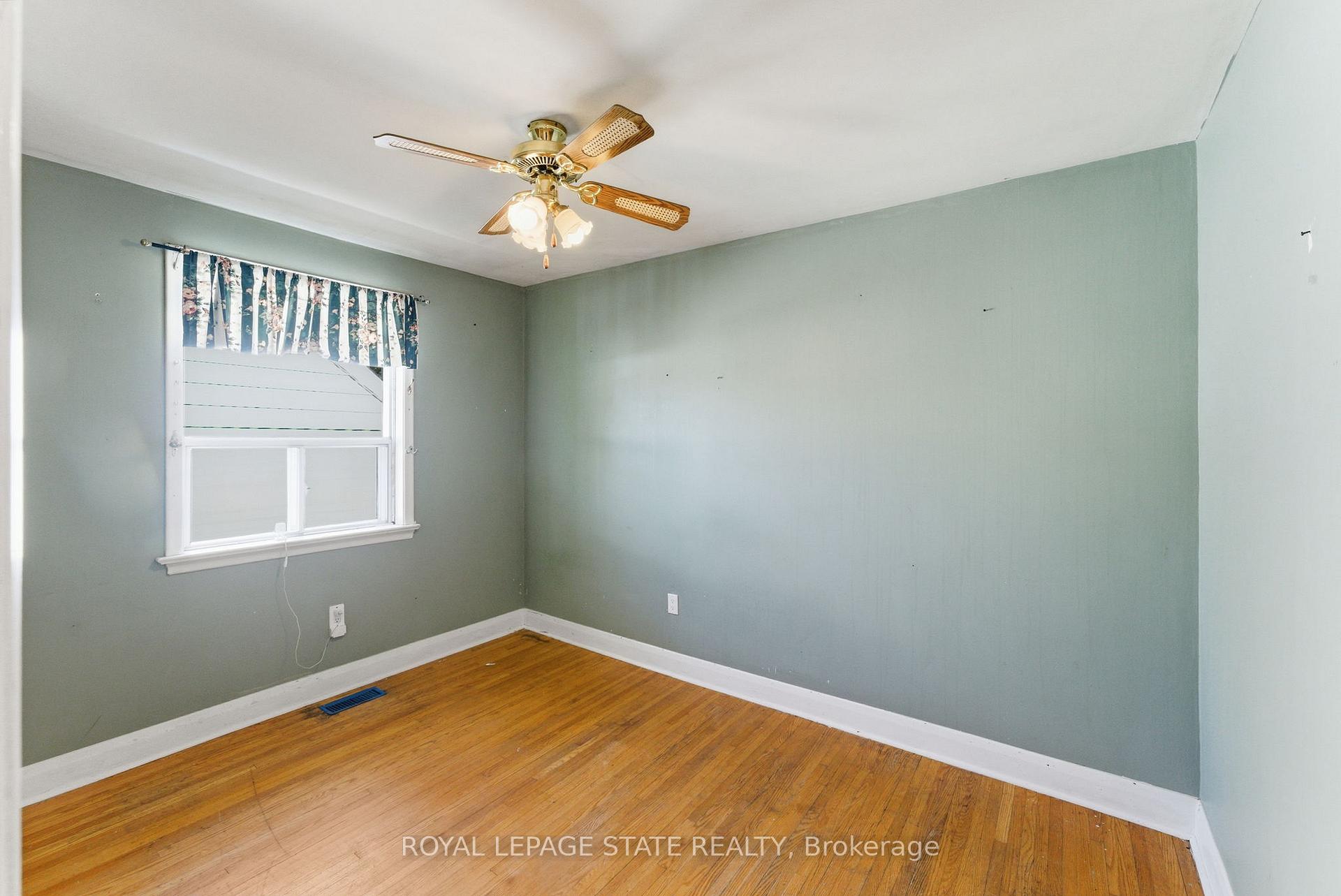 Photo 13 of 2088 Upper James Street, Hamilton, Mount Hope — HOMEH