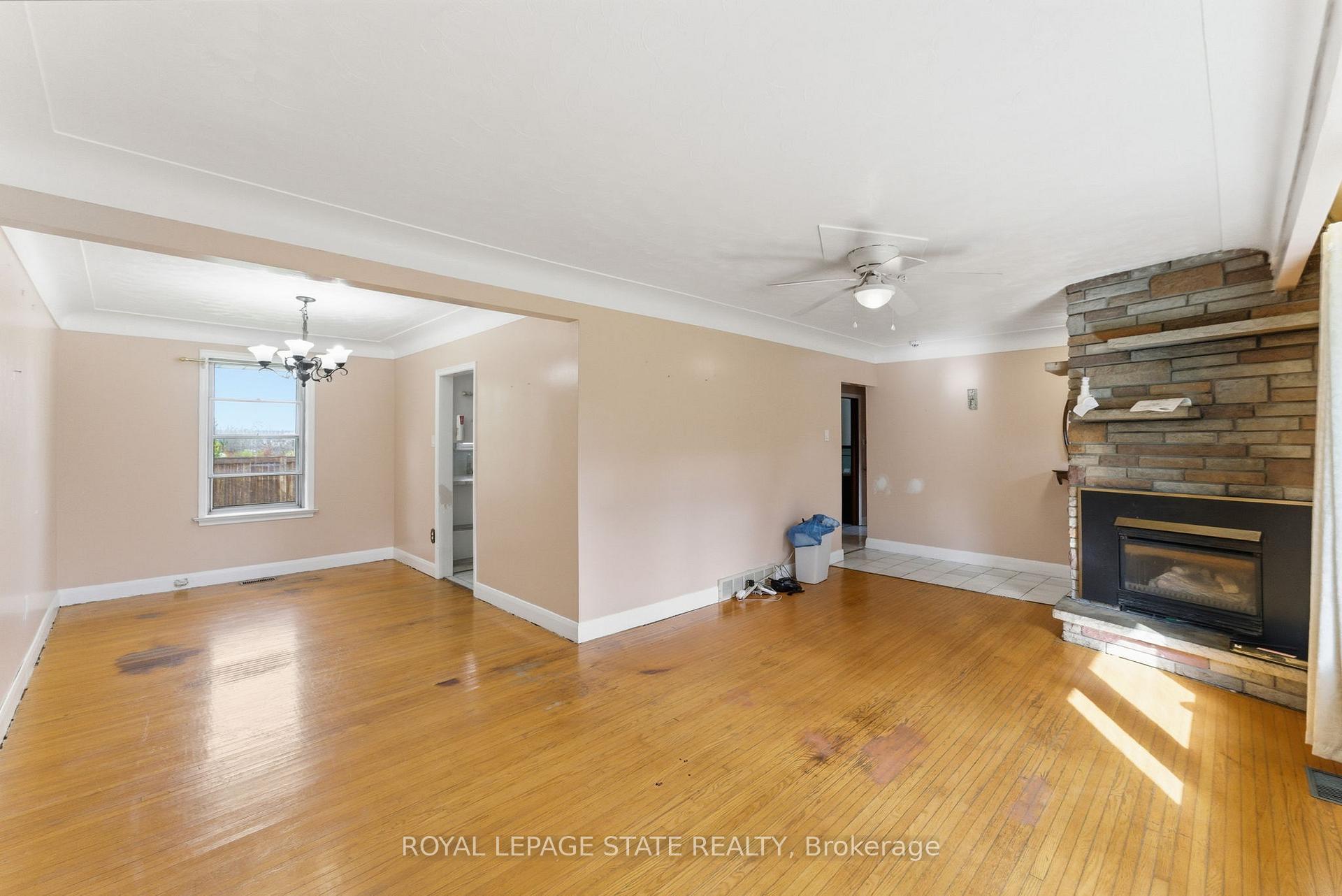 Photo 19 of 2088 Upper James Street, Hamilton, Mount Hope — HOMEH