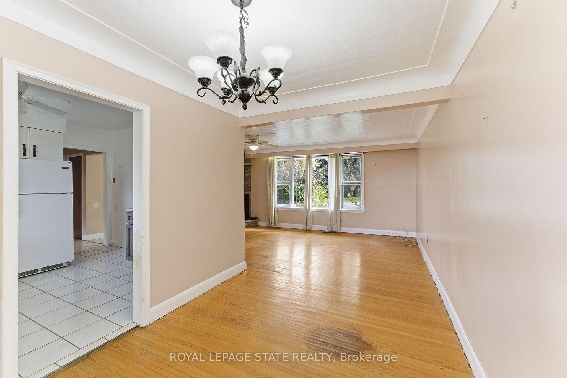 Photo 21 of 2088 Upper James Street, Hamilton, Mount Hope — HOMEH
