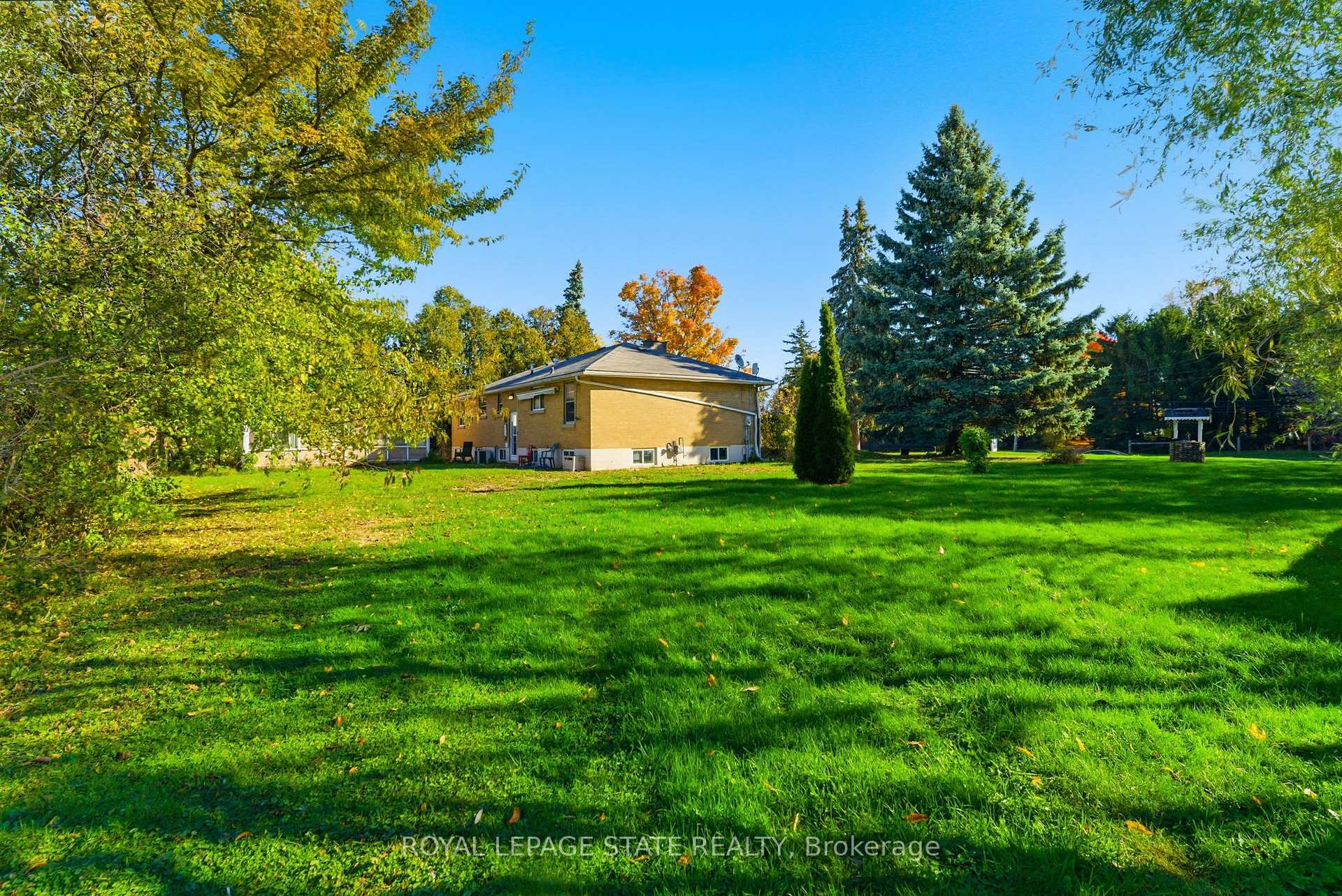 Photo 22 of 2088 Upper James Street, Hamilton, Mount Hope — HOMEH