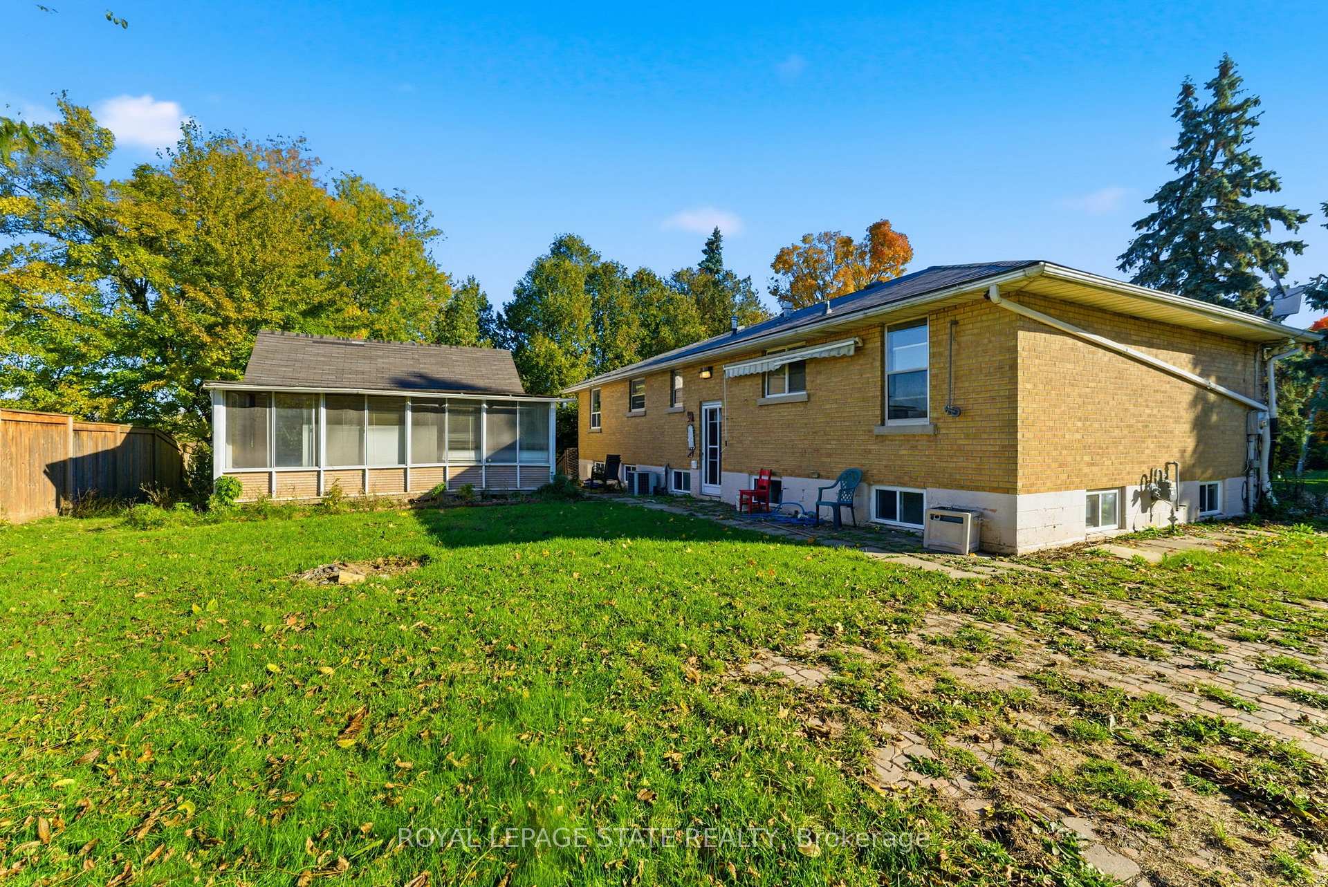 Photo 23 of 2088 Upper James Street, Hamilton, Mount Hope — HOMEH