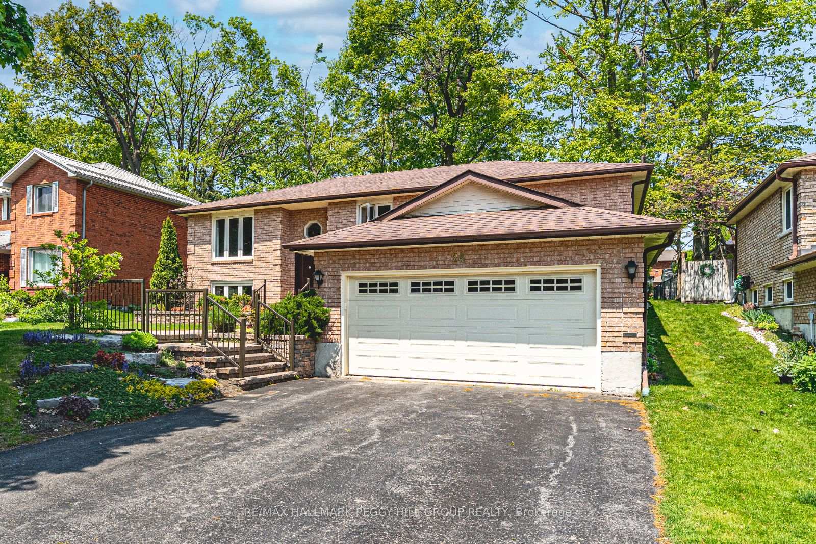 Photo 1 of 24 Layton Crescent, Barrie, Letitia Heights — HOMEH