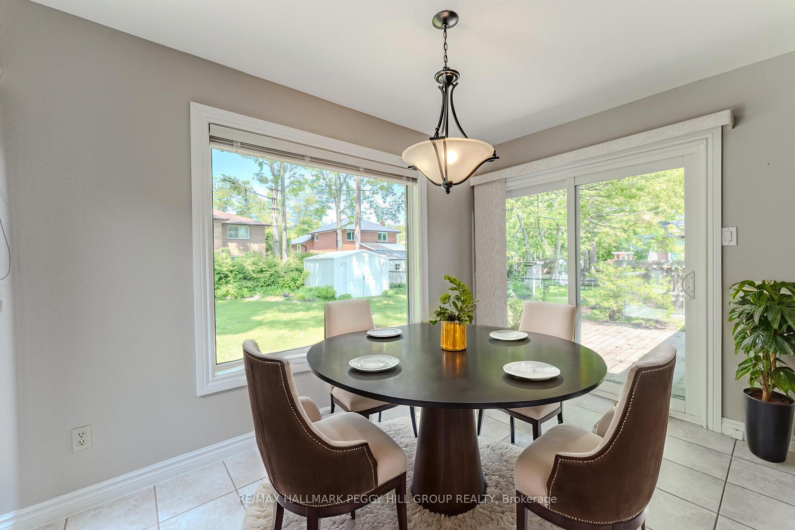 Photo 7 of 24 Layton Crescent, Barrie, Letitia Heights — HOMEH