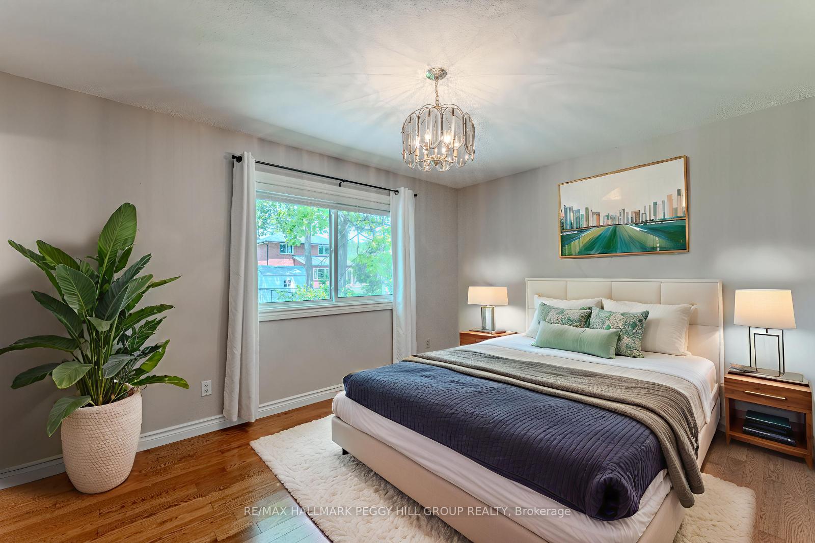 Photo 9 of 24 Layton Crescent, Barrie, Letitia Heights — HOMEH