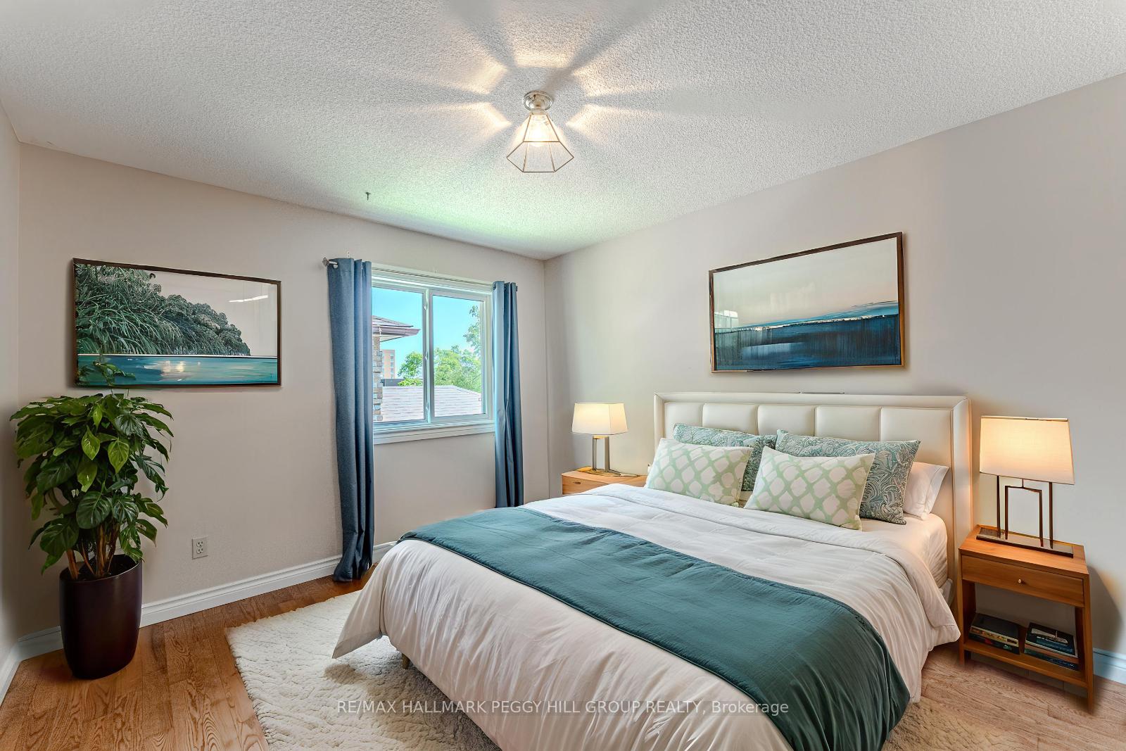 Photo 11 of 24 Layton Crescent, Barrie, Letitia Heights — HOMEH