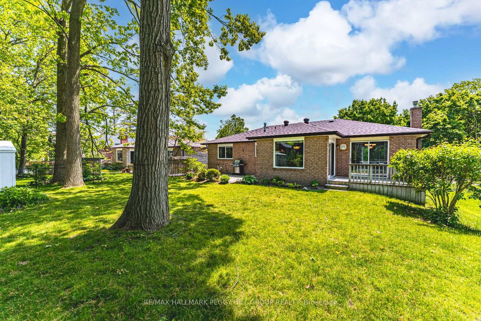 Photo 21 of 24 Layton Crescent, Barrie, Letitia Heights — HOMEH