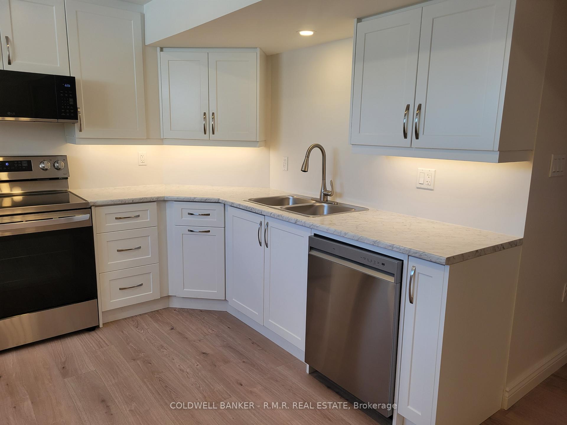 Front of Unit Lower, 5 Mavety Court