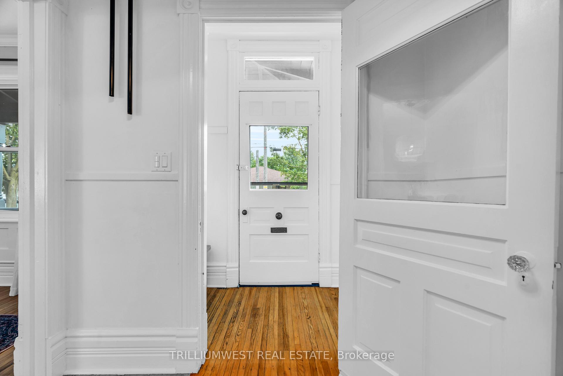 Photo 4 of 33 Merion Street, Guelph, Junction/Onward Willow — HOMEH
