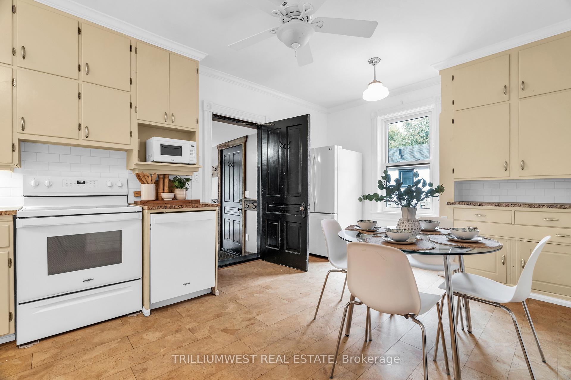 Photo 12 of 33 Merion Street, Guelph, Junction/Onward Willow — HOMEH