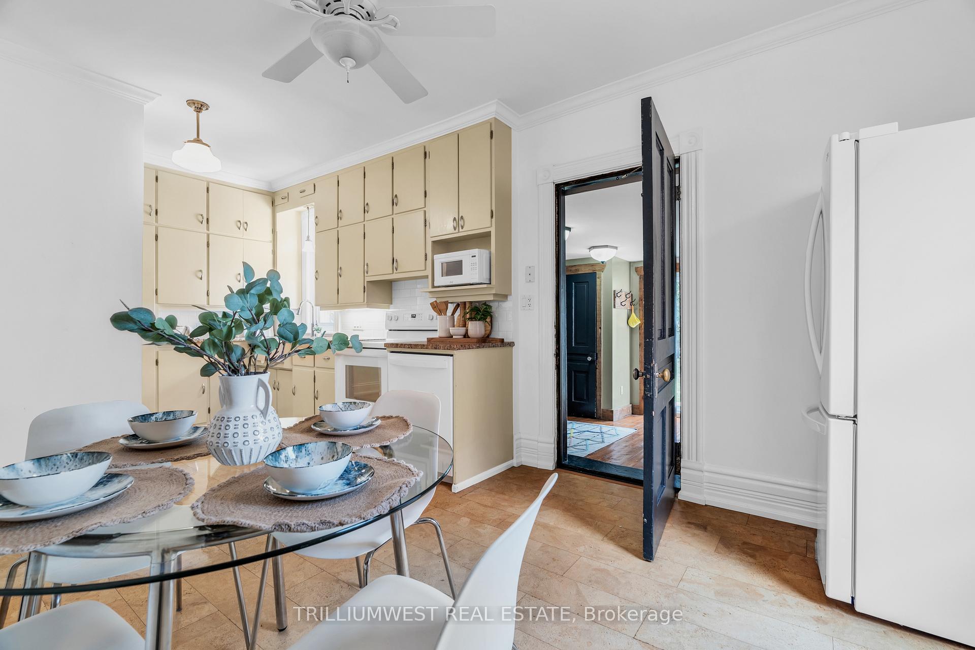 Photo 15 of 33 Merion Street, Guelph, Junction/Onward Willow — HOMEH