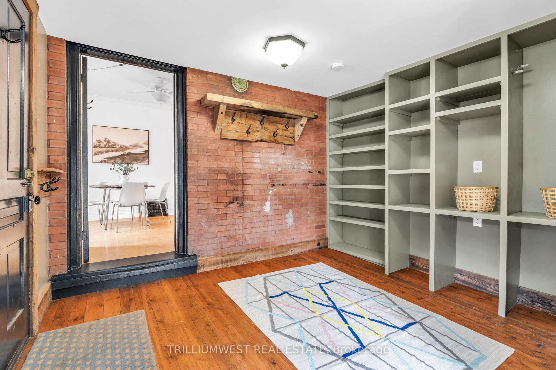 Photo 17 of 33 Merion Street, Guelph, Junction/Onward Willow — HOMEH
