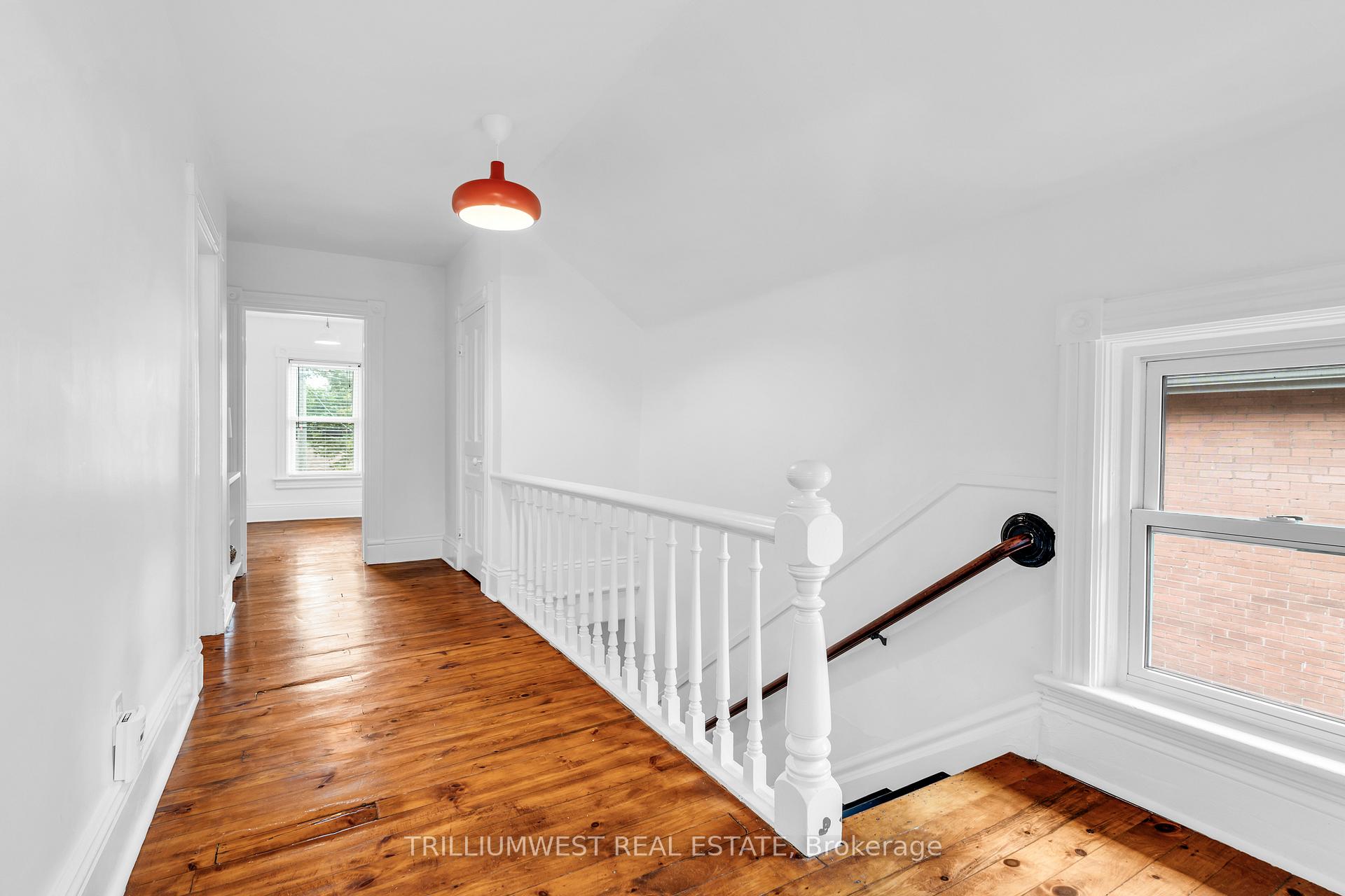 Photo 19 of 33 Merion Street, Guelph, Junction/Onward Willow — HOMEH