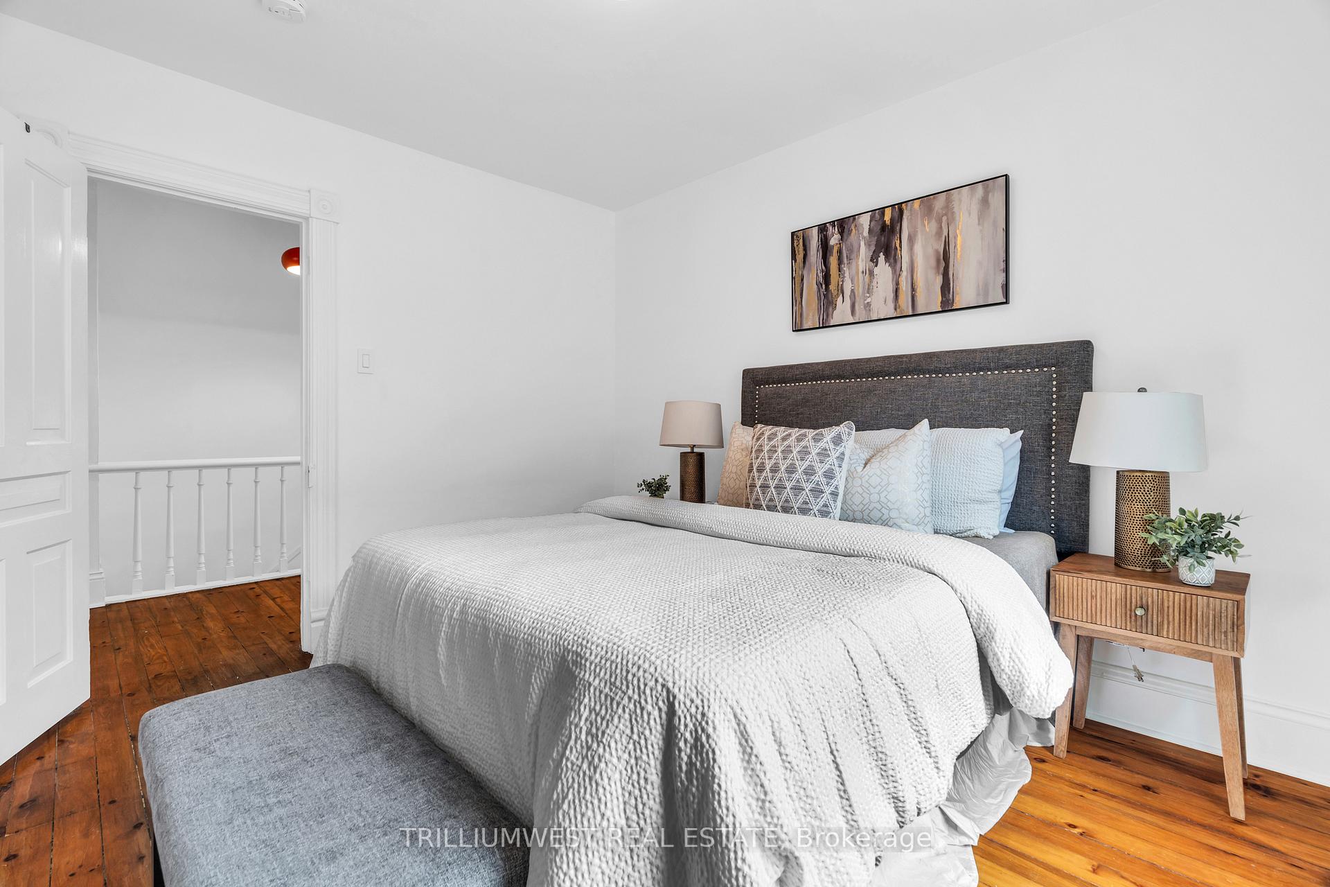 Photo 23 of 33 Merion Street, Guelph, Junction/Onward Willow — HOMEH
