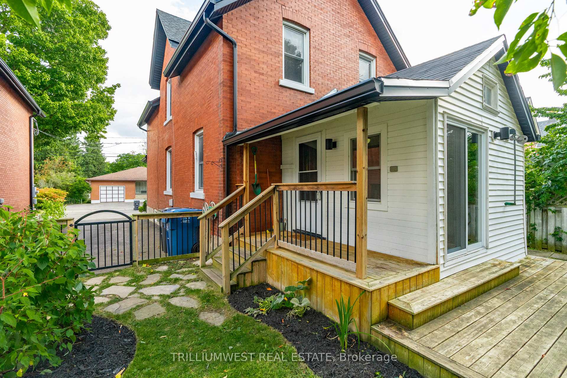 Photo 29 of 33 Merion Street, Guelph, Junction/Onward Willow — HOMEH