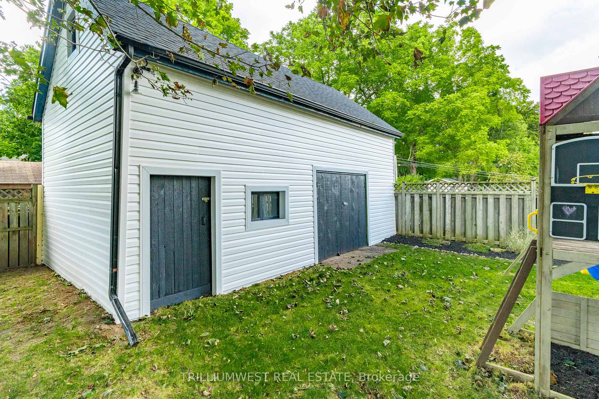 Photo 34 of 33 Merion Street, Guelph, Junction/Onward Willow — HOMEH