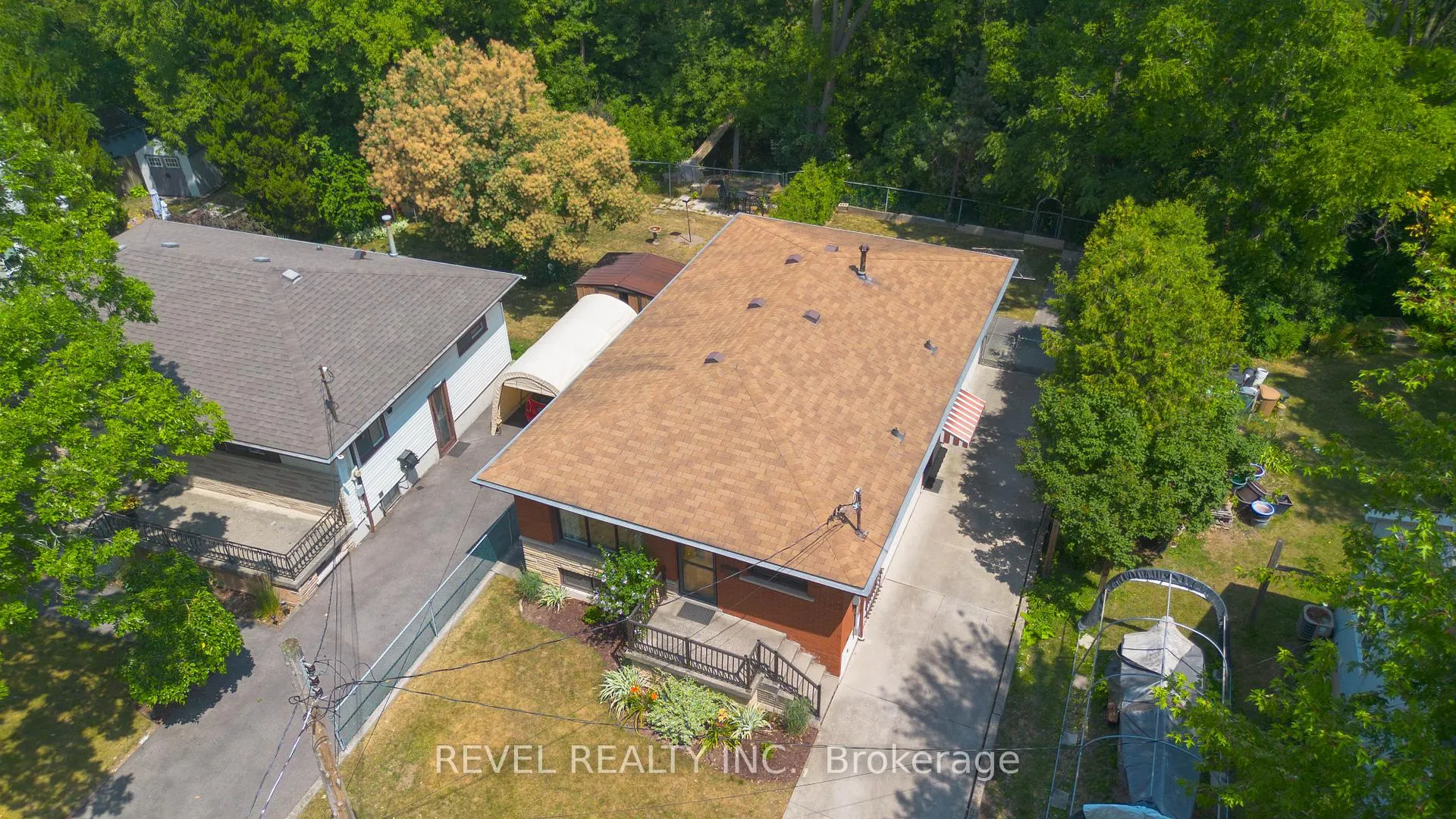Photo 3 of 323 Hixon Road, Hamilton, Red Hill — HOMEH