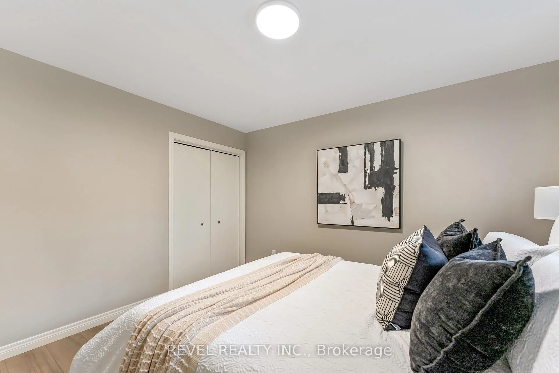 Photo 9 of 323 Hixon Road, Hamilton, Red Hill — HOMEH