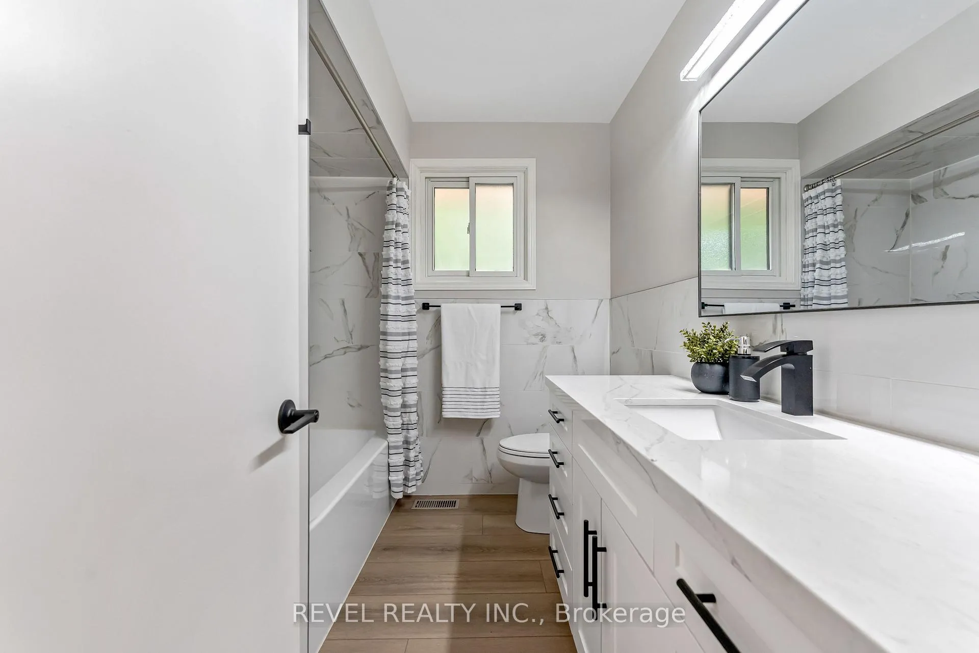 Photo 11 of 323 Hixon Road, Hamilton, Red Hill — HOMEH