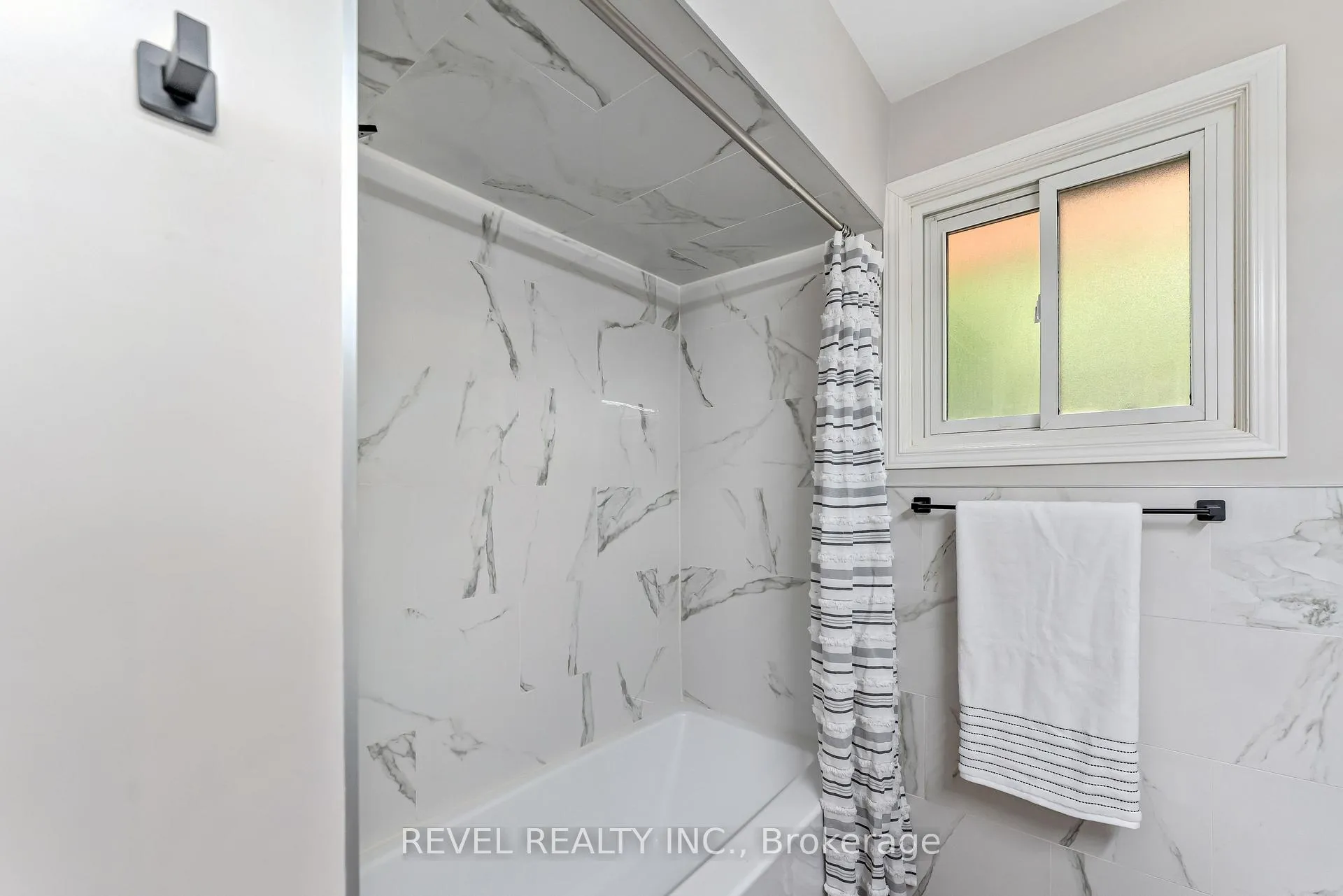 Photo 12 of 323 Hixon Road, Hamilton, Red Hill — HOMEH