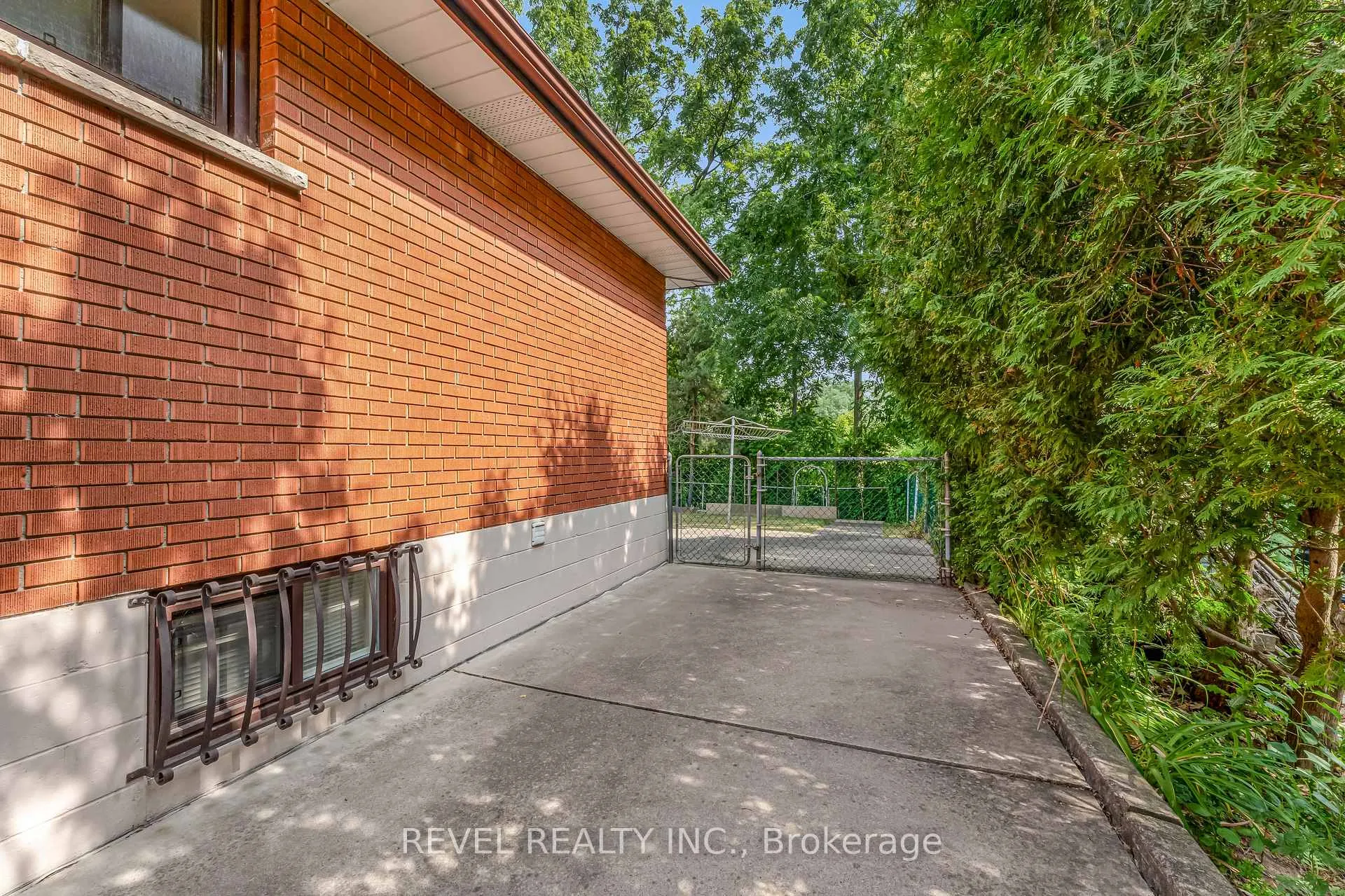Photo 34 of 323 Hixon Road, Hamilton, Red Hill — HOMEH