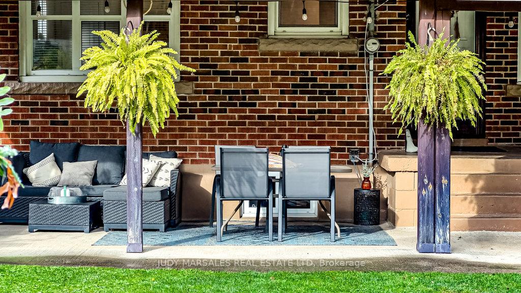 Photo 5 of 30 Montrose Avenue, Hamilton, Rosedale — HOMEH