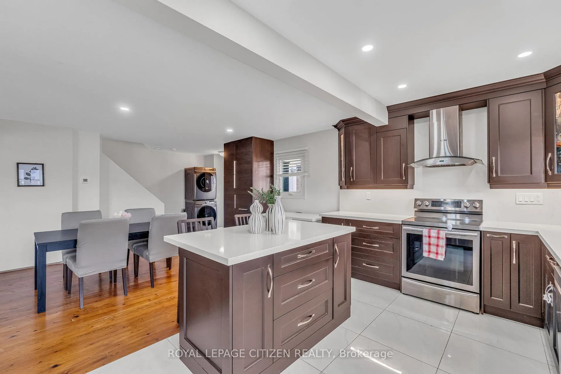 Photo 7 of 4 Hedley Court, Brampton, Central Park — HOMEH