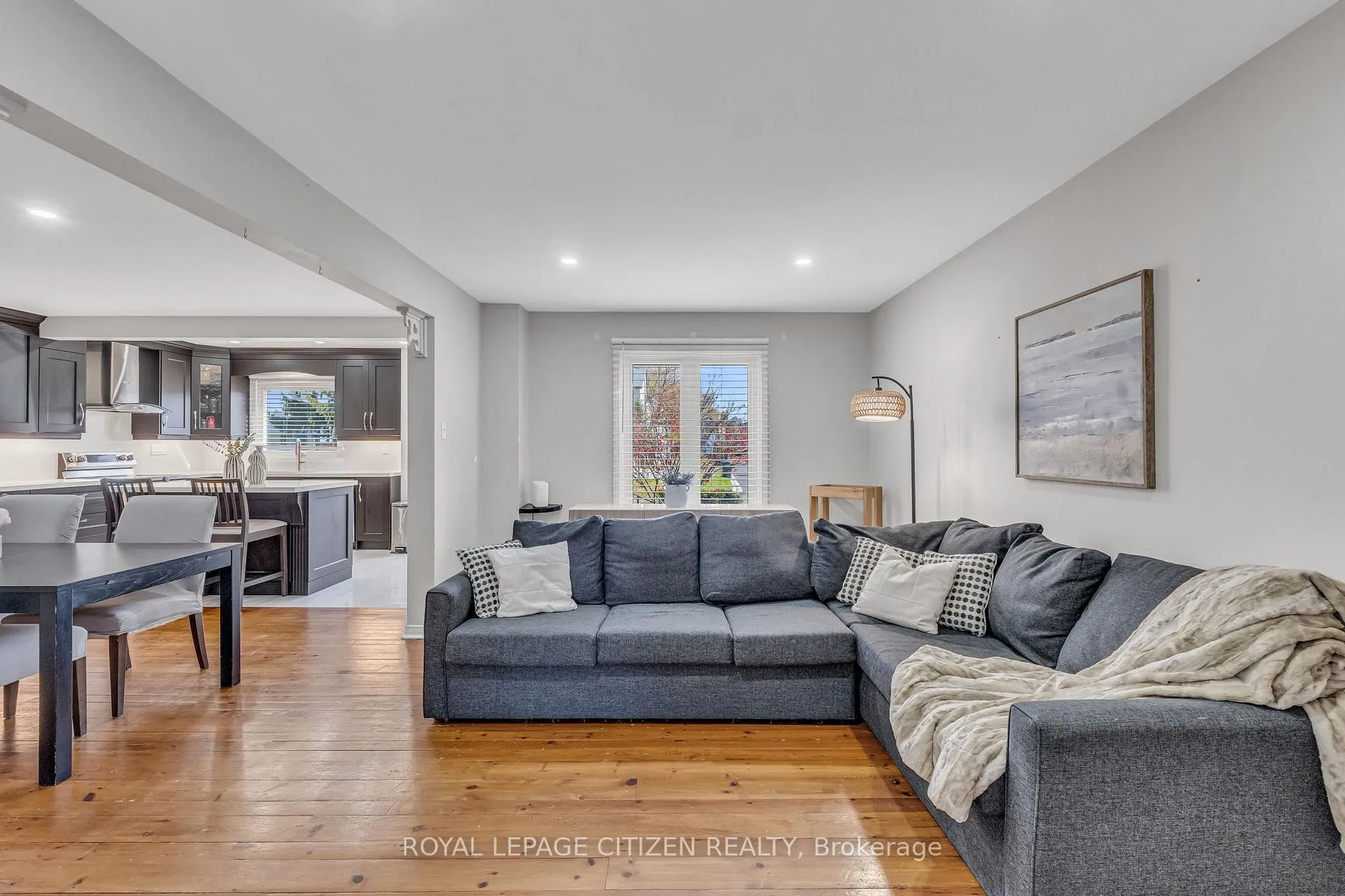 Photo 10 of 4 Hedley Court, Brampton, Central Park — HOMEH
