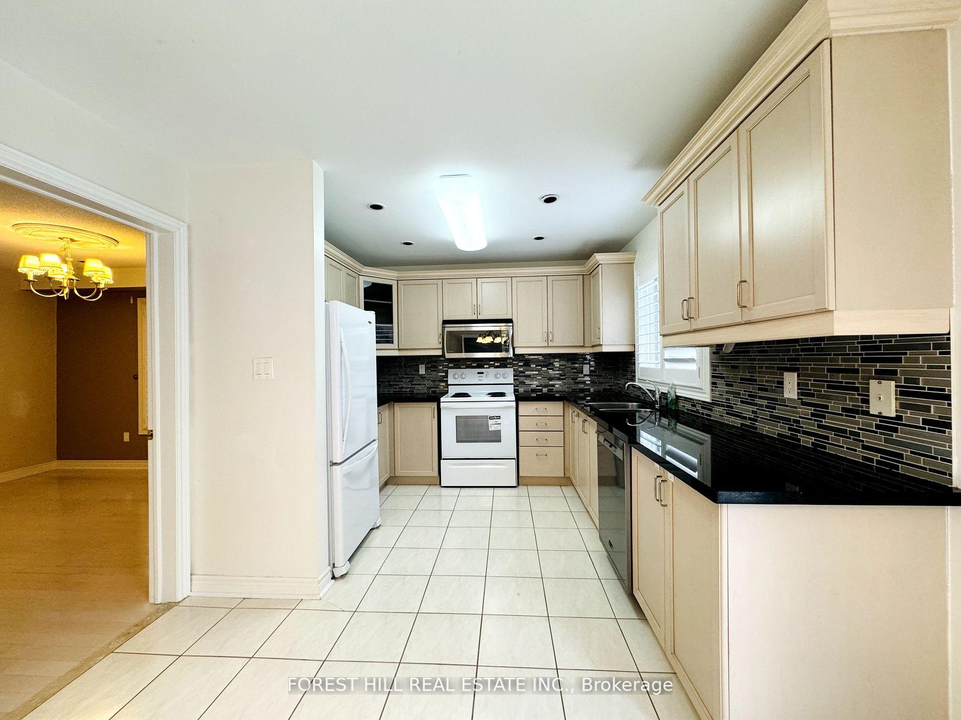 Photo 6 of 68 Steckley Street, Aurora, Bayview Wellington — HOMEH