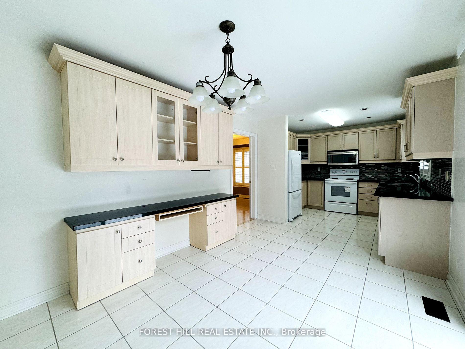 Photo 10 of 68 Steckley Street, Aurora, Bayview Wellington — HOMEH
