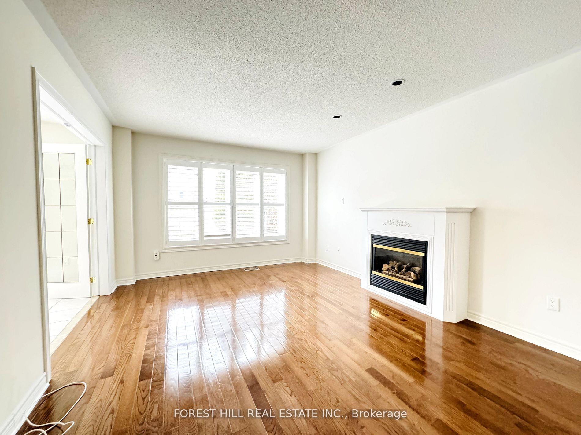 Photo 18 of 68 Steckley Street, Aurora, Bayview Wellington — HOMEH