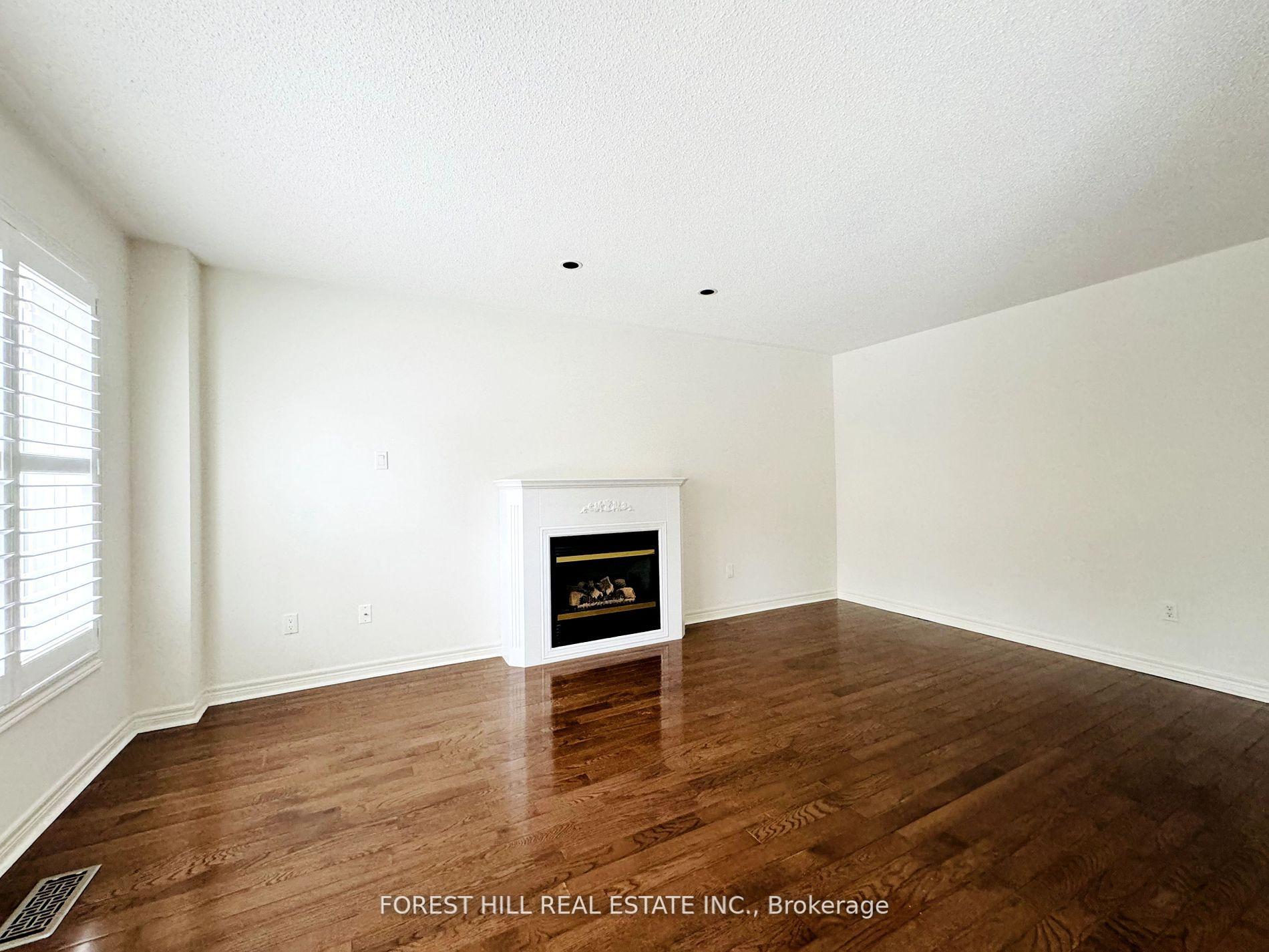 Photo 29 of 68 Steckley Street, Aurora, Bayview Wellington — HOMEH