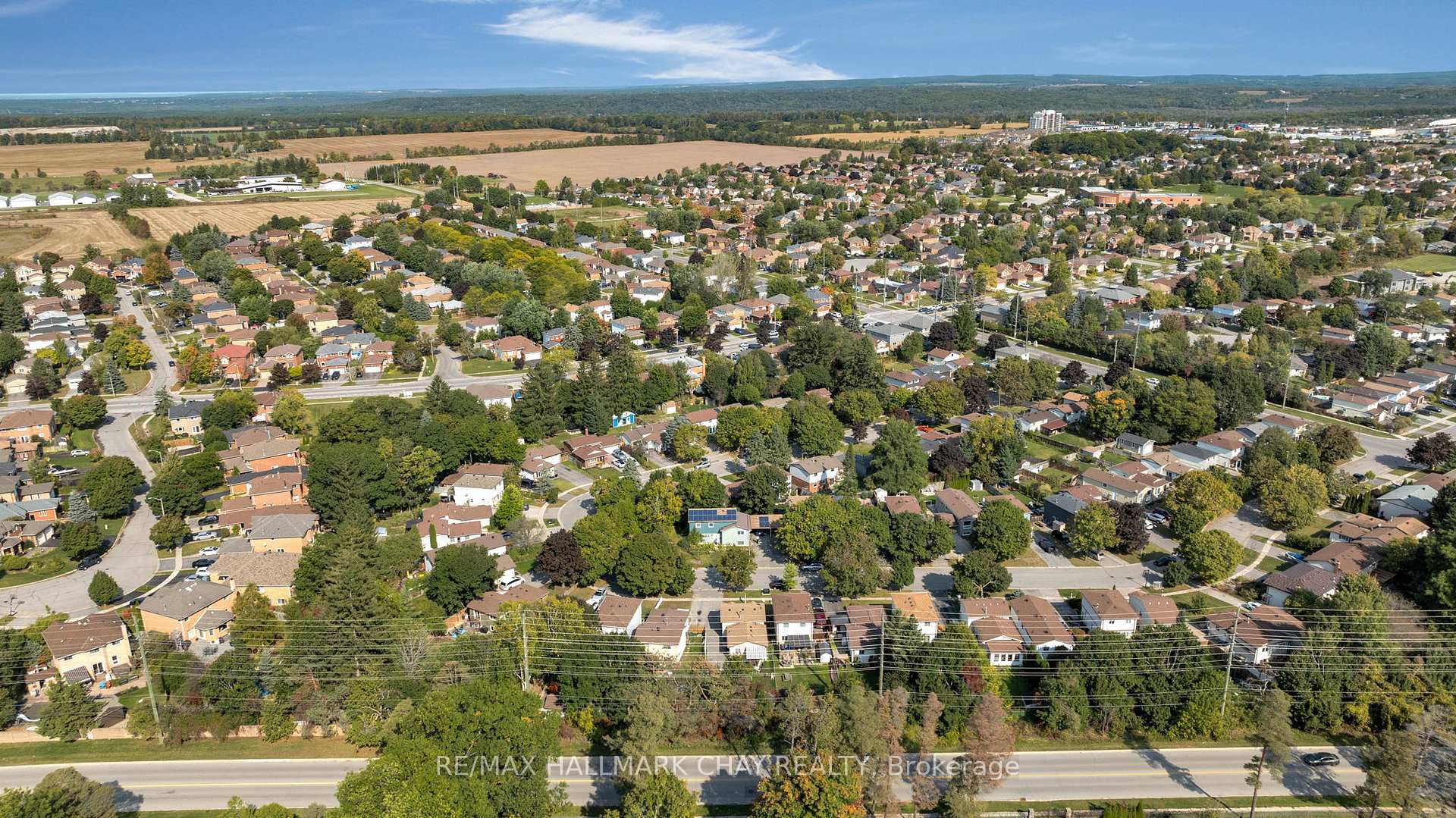 Photo 9 of 61 Janice Drive, Barrie, Sunnidale — HOMEH