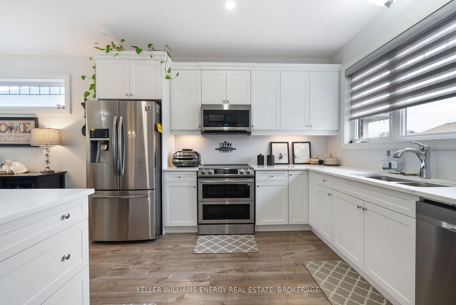 Photo 3 of 53 Mercedes Drive, Belleville, Belleville Ward — HOMEH