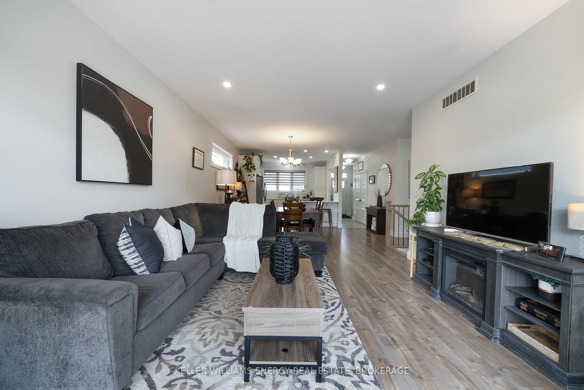 Photo 9 of 53 Mercedes Drive, Belleville, Belleville Ward — HOMEH