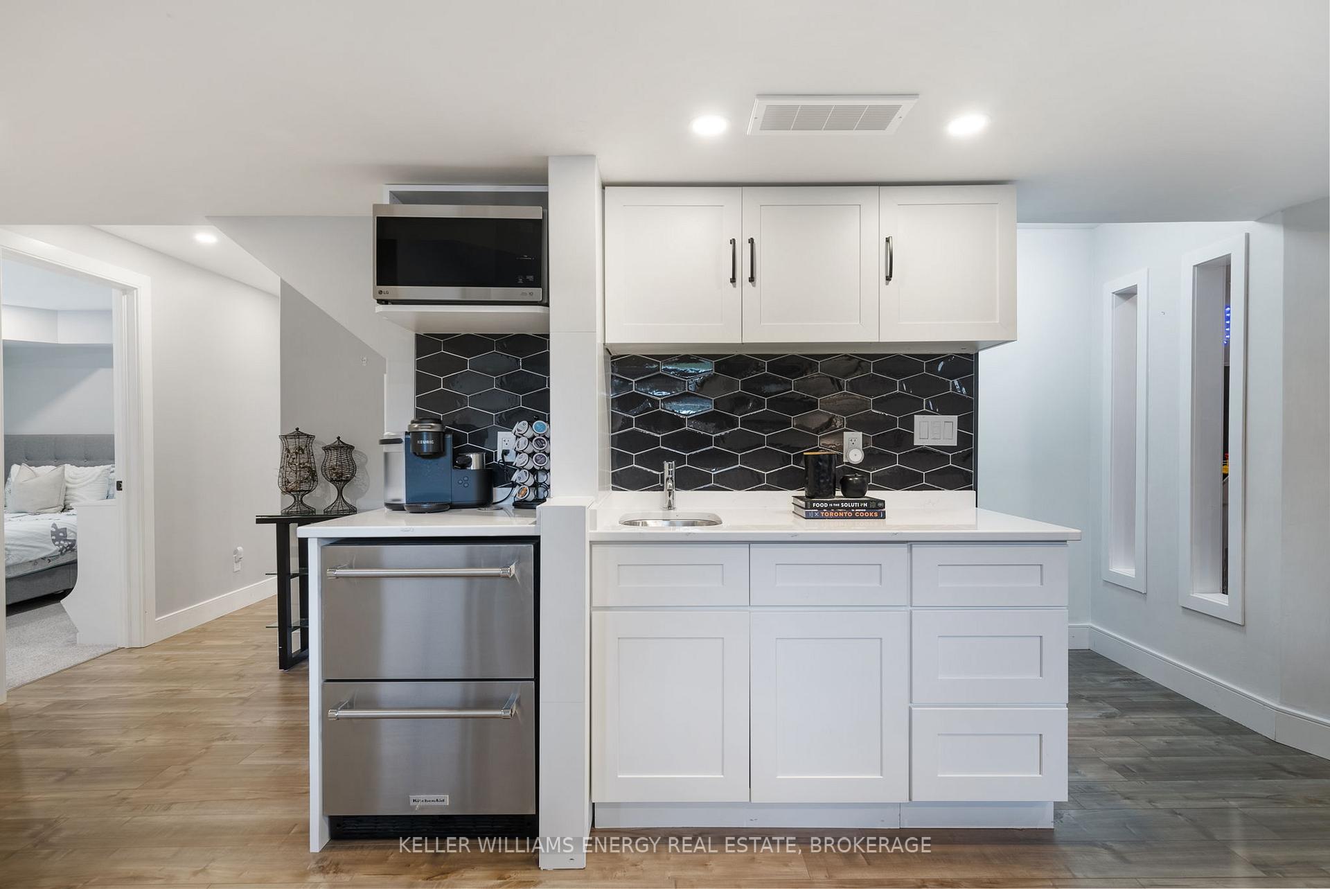 Photo 21 of 53 Mercedes Drive, Belleville, Belleville Ward — HOMEH