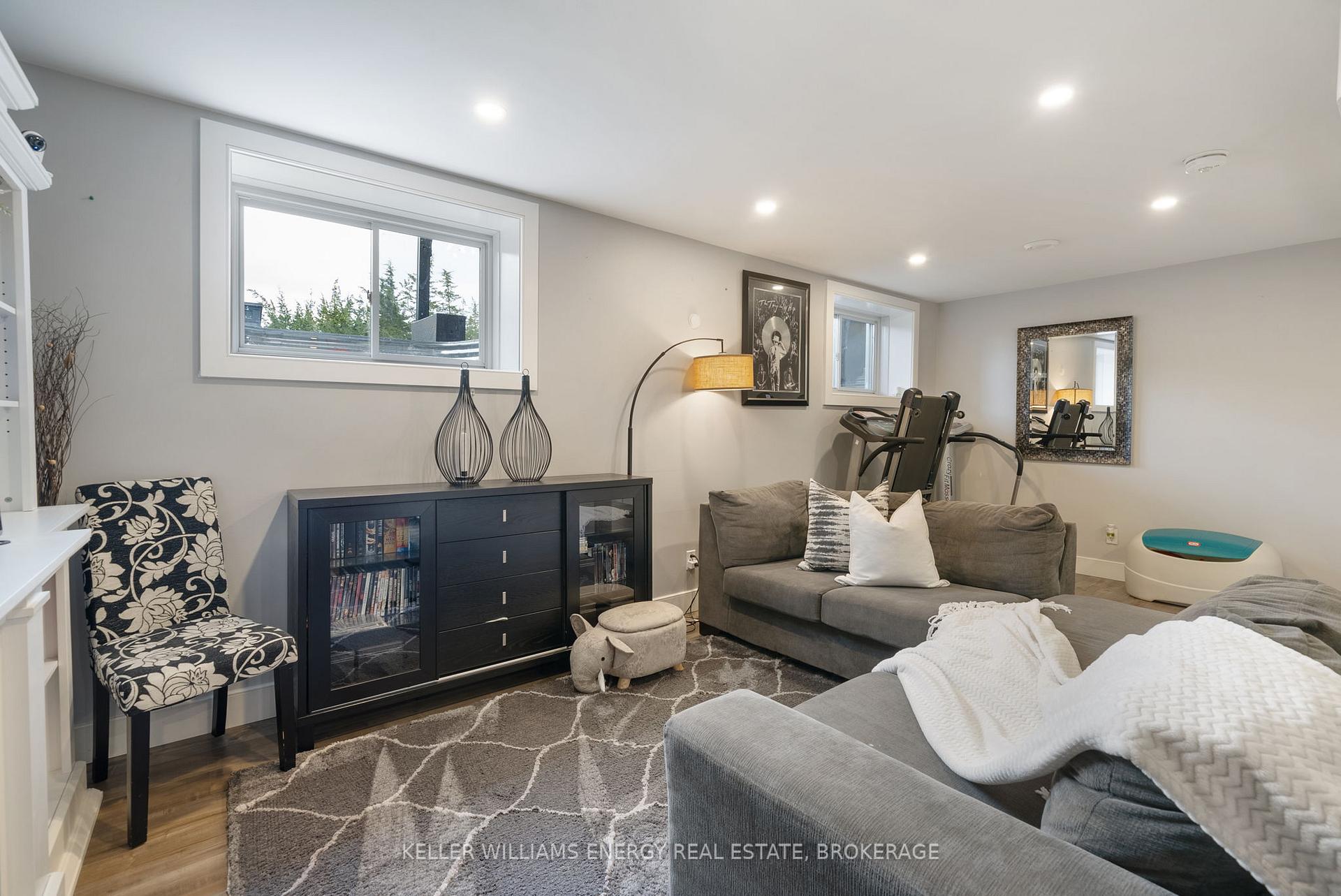 Photo 23 of 53 Mercedes Drive, Belleville, Belleville Ward — HOMEH