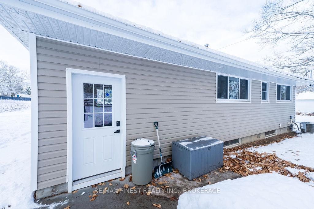 Photo 4 of 4226 Pine Ridge Road, Frontenac, Frontenac South — HOMEH