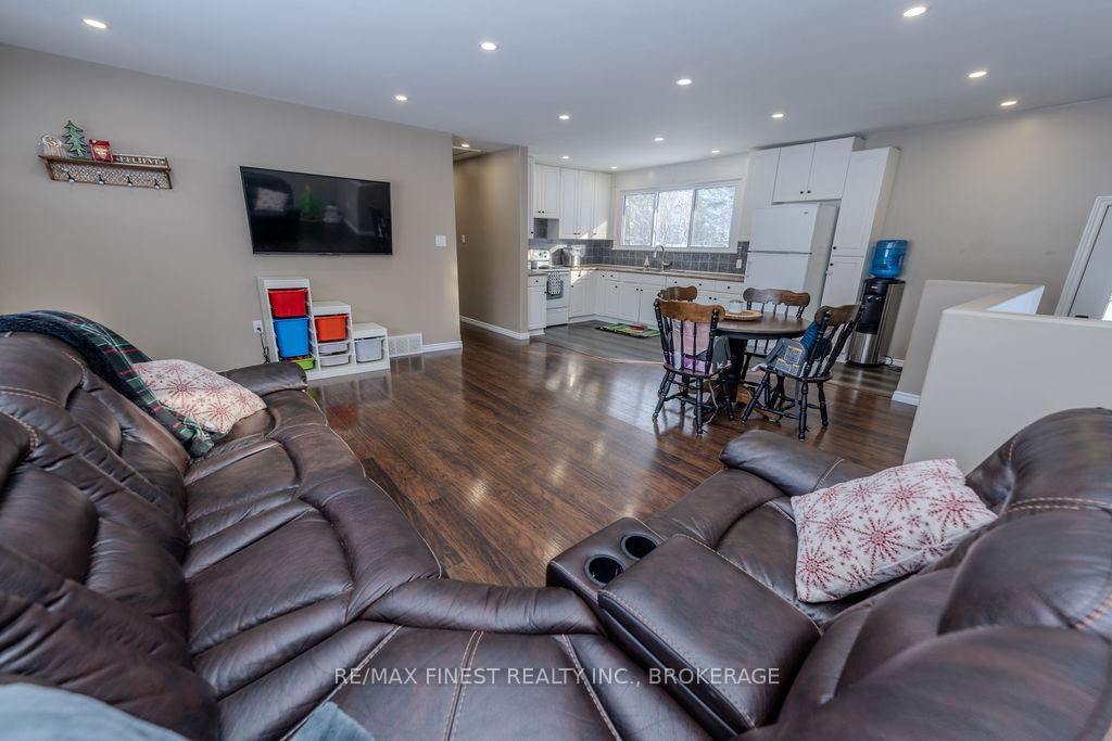 Photo 6 of 4226 Pine Ridge Road, Frontenac, Frontenac South — HOMEH